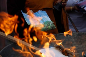 Cầu siêu cho 'bé đỏ'- nét đẹp mùa Vu Lan ảnh 8