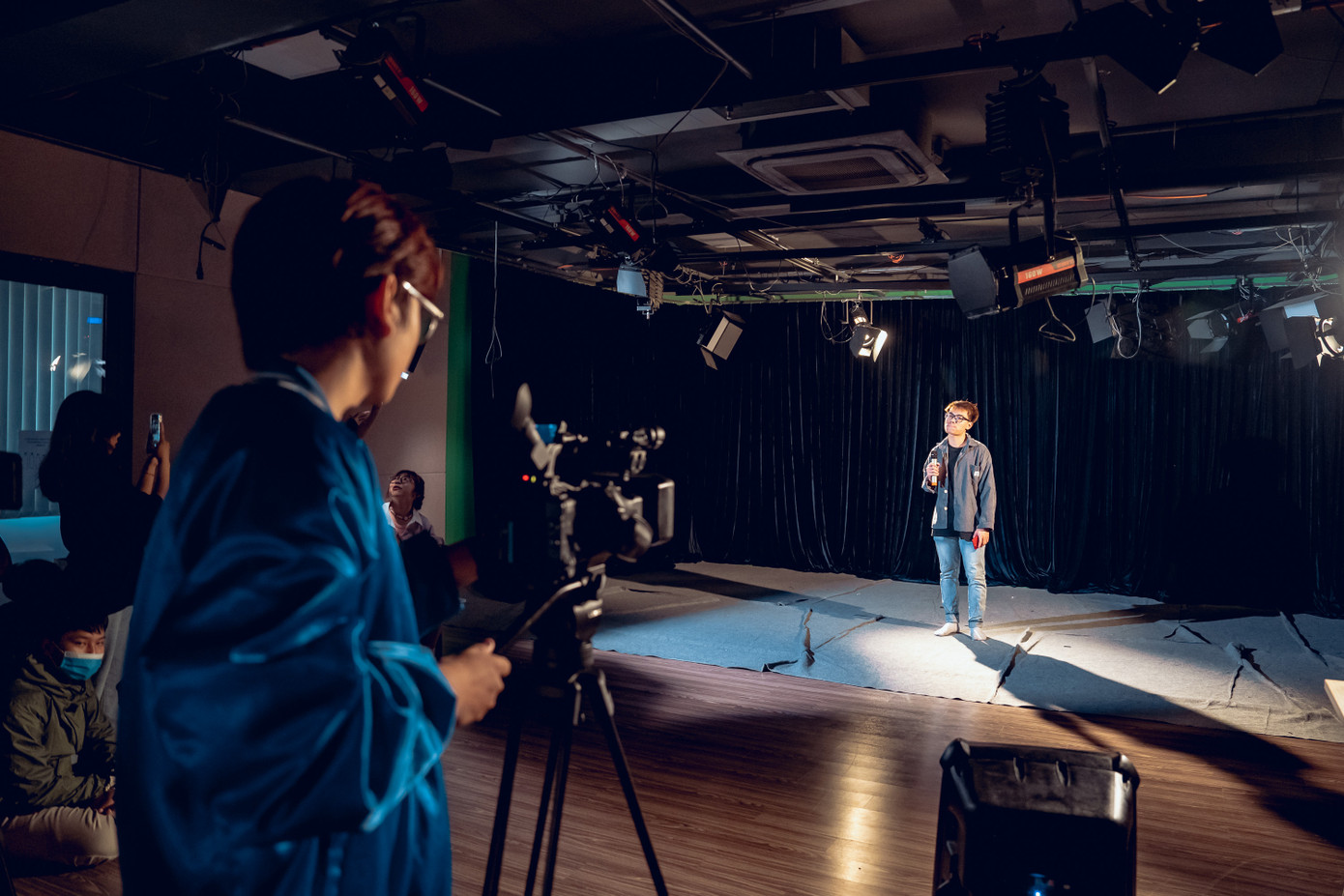 Giờ thực hành tại studio ngay trong khuôn viên trường của sinh viên Truyền thông HUTECH