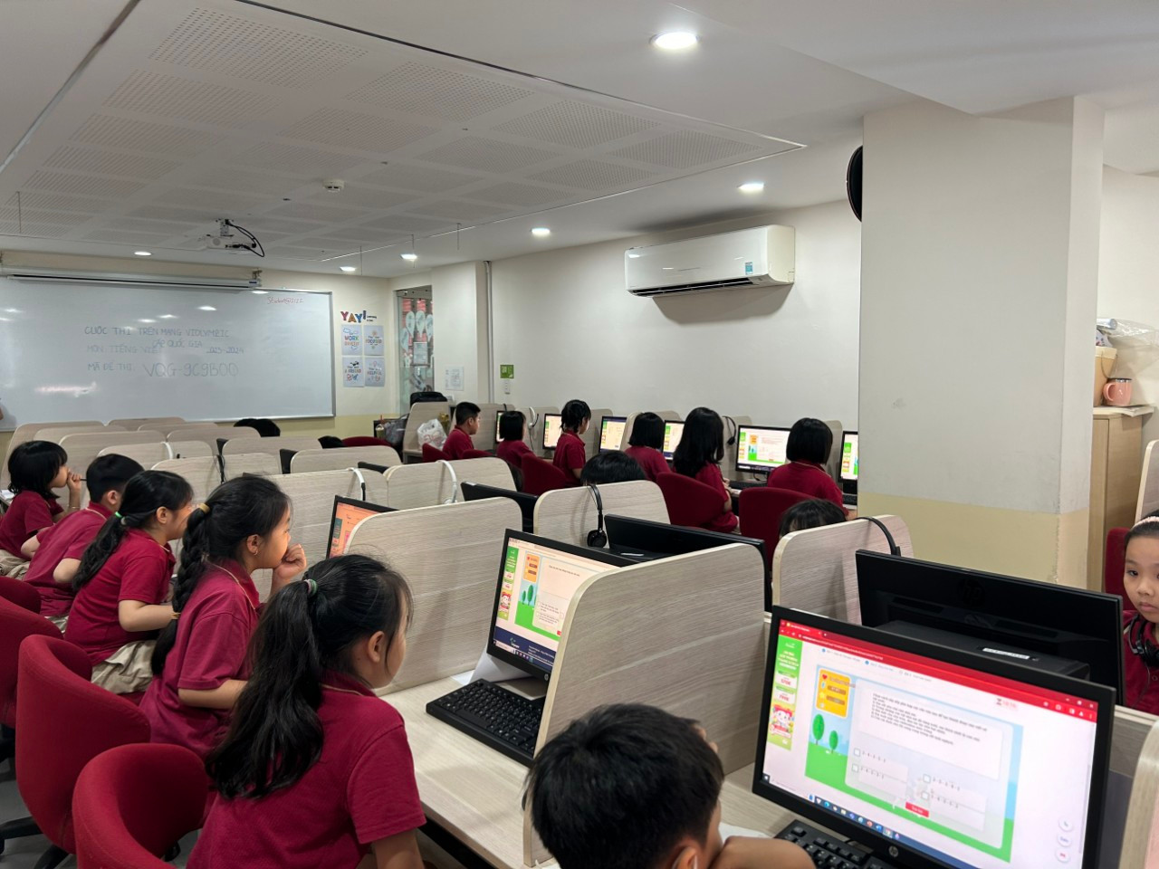 Hội đồng thi tại Trường liên cấp Việt - Úc ngày thi Violympic Vòng Quốc gia đầu tiên Hội đồng thi tại Trường liên cấp Việt - Úc ngày thi Violympic Vòng Quốc gia đầu tiên