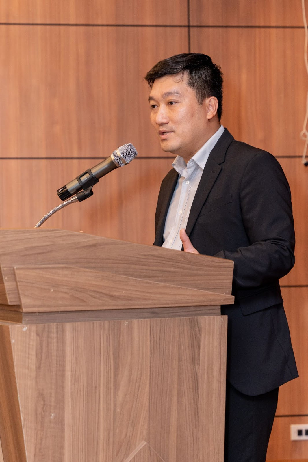 PGS. TS Nguyễn Hoàng Giang - Phó Hiệu trưởng Trường Đại học Xây dựng Hà Nội phát biểu khai mạc chương trình