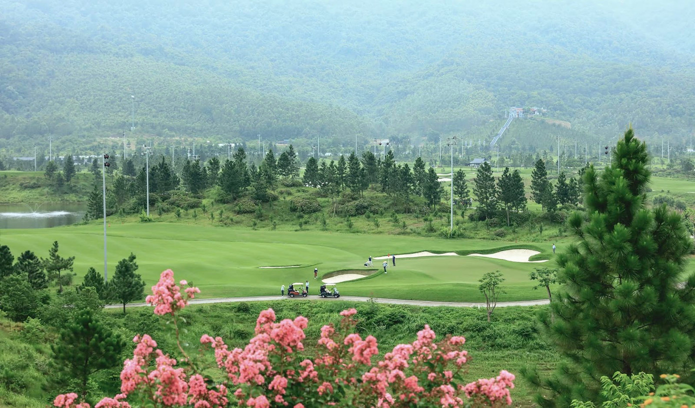 Sân golf Thanh Lanh mùa xuân về