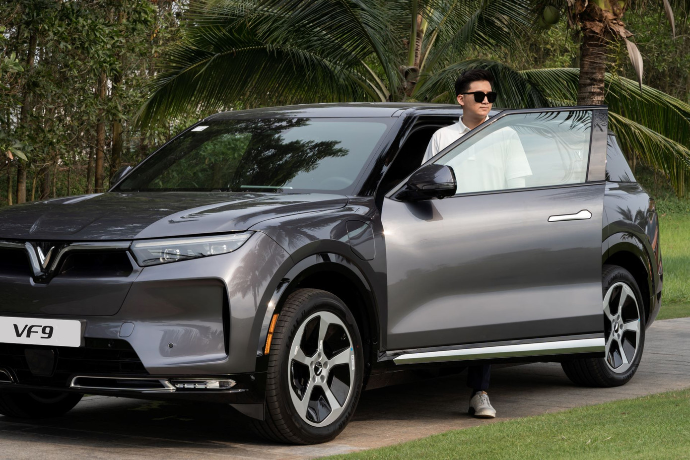 Vẻ đẹp mạnh mẽ của VF 9