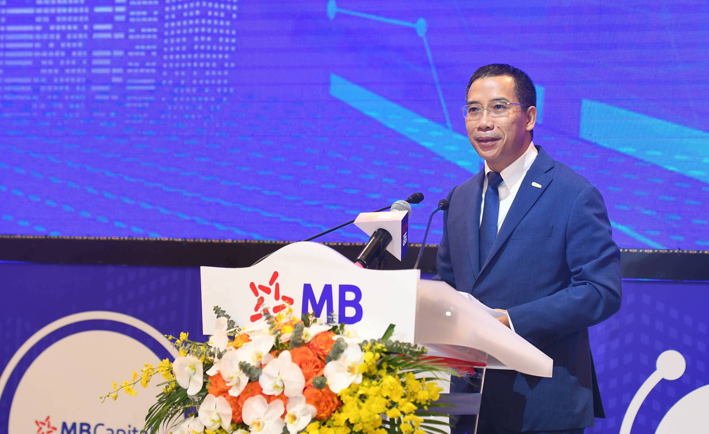 Chủ tịch HĐQT MB Lưu Trung Thái phát biểu tại đại hội.