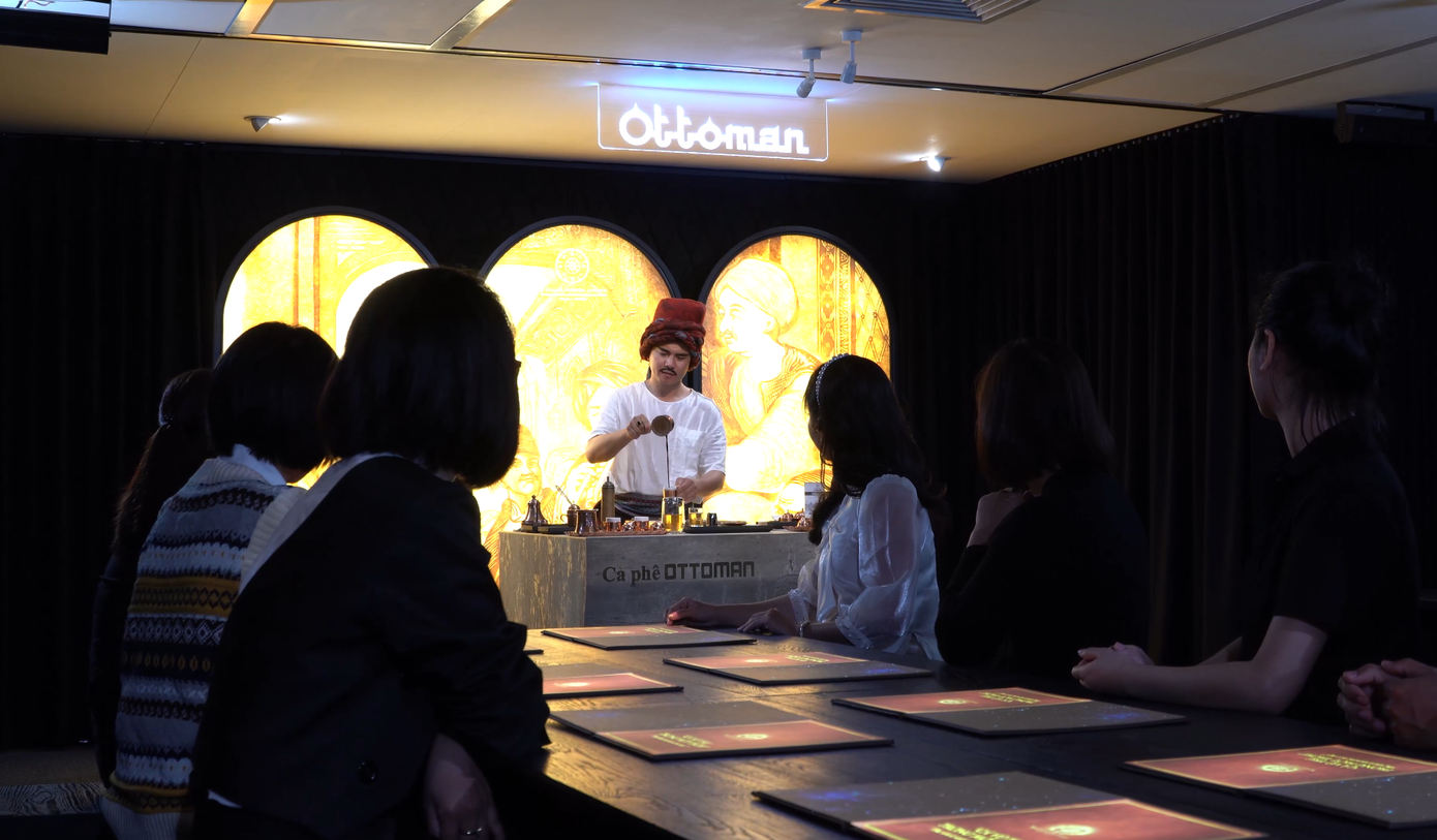 Bảo tàng Thế giới Cà phê trở thành điểm đến thu hút du khách với trải nghiệm “Show trình diễn 3 nền văn minh cà phê thế giới Ottoman - Roman - Thiền” đầy ấn tượng.
