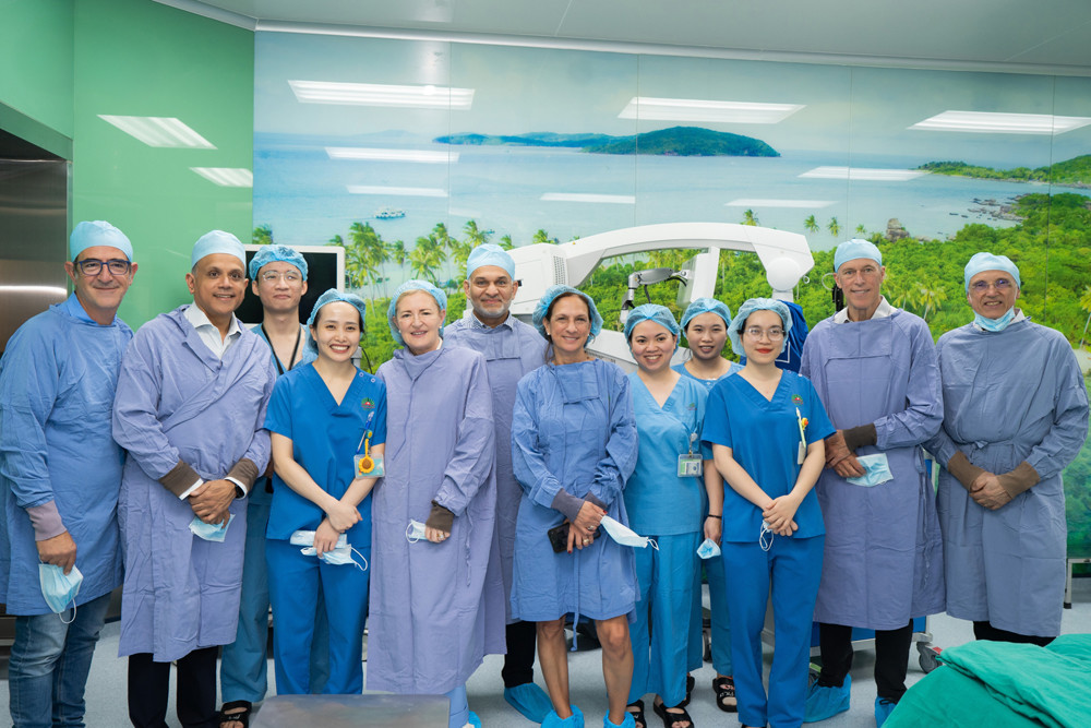 Các Chuyên gia Liên minh thế giới về Quản lý đường thở đào tạo ứng dụng quy trình xử trí đường thở khó trong thực tiễn tại Bệnh viện Hồng Ngọc Các Chuyên gia Liên minh thế giới về Quản lý đường thở đào tạo ứng dụng quy trình xử trí đường thở khó trong thực tiễn tại Bệnh viện Hồng Ngọc