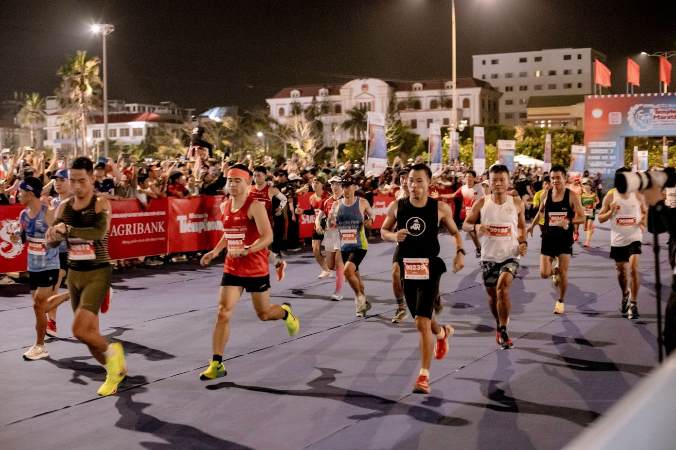 Nhiệt huyết căng tràn, quyết tâm chinh phục đường đua của các VĐV. Nguồn: ANHERBAL Nhiệt huyết căng tràn, quyết tâm chinh phục đường đua của các VĐV. Nguồn: ANHERBAL