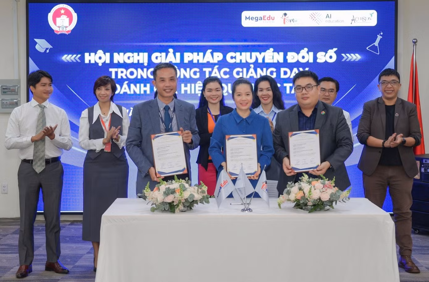 Lễ ký kết hợp tác giữa công ty MegaEdu, iSMART Education và AI Education tại TP HCM đã diễn ra thành công tốt đẹp Lễ ký kết hợp tác giữa công ty MegaEdu, iSMART Education và AI Education tại TP HCM đã diễn ra thành công tốt đẹp