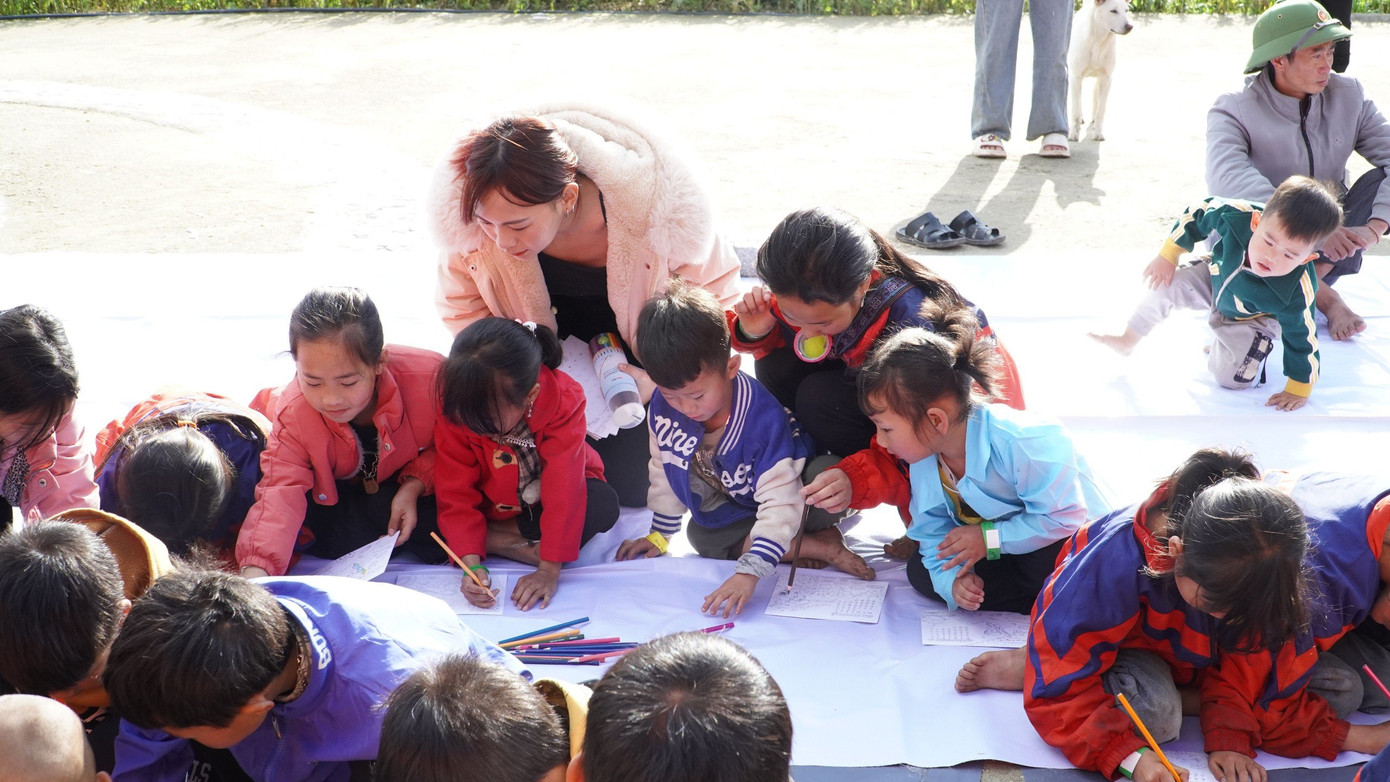 Nhắn gửi yêu thương thông qua hoạt động gây quỹ “Bức tường điều ước” (2024) (nguồn: Deli Việt Nam)