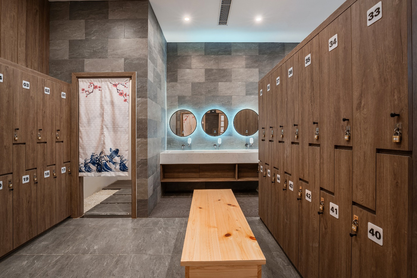 Các tiện ích phục vụ tắm khoáng được đầu tư kĩ lưỡng, tỉ mỉ Các tiện ích phục vụ tắm khoáng được đầu tư kĩ lưỡng, tỉ mỉ