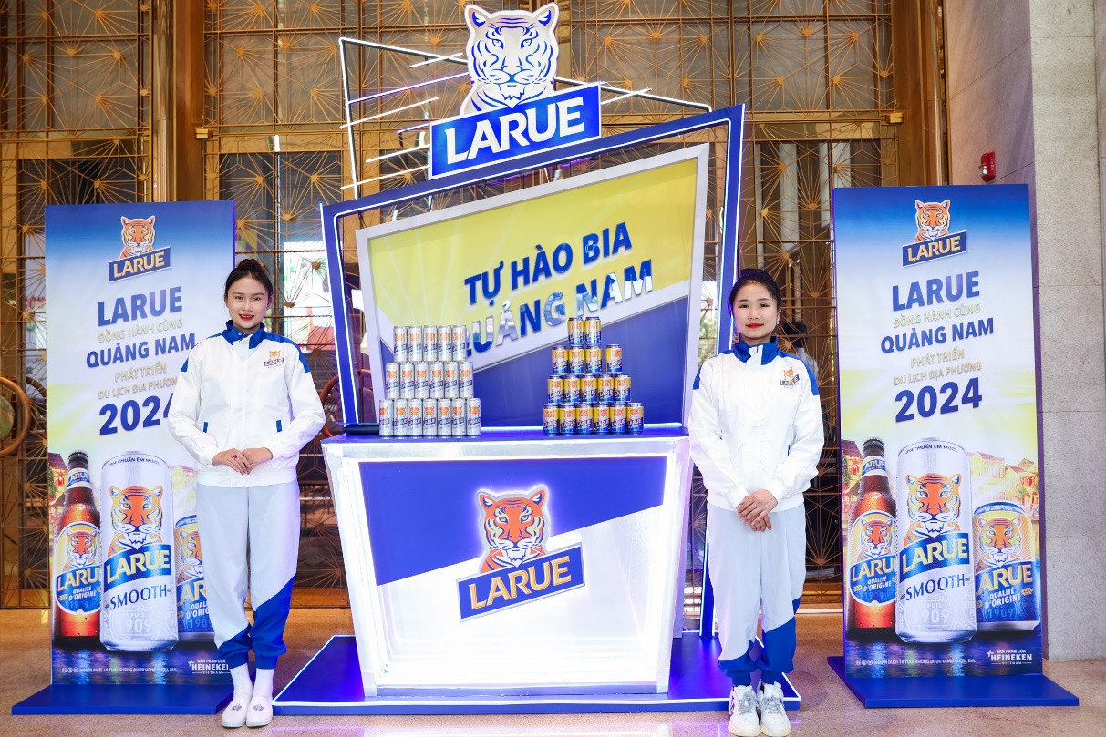 Larue tự hào là thương hiệu được yêu thích và gắn liền với văn hóa ẩm thực của người Quảng Nam trong hơn một thế kỷ. Larue tự hào là thương hiệu được yêu thích và gắn liền với văn hóa ẩm thực của người Quảng Nam trong hơn một thế kỷ.