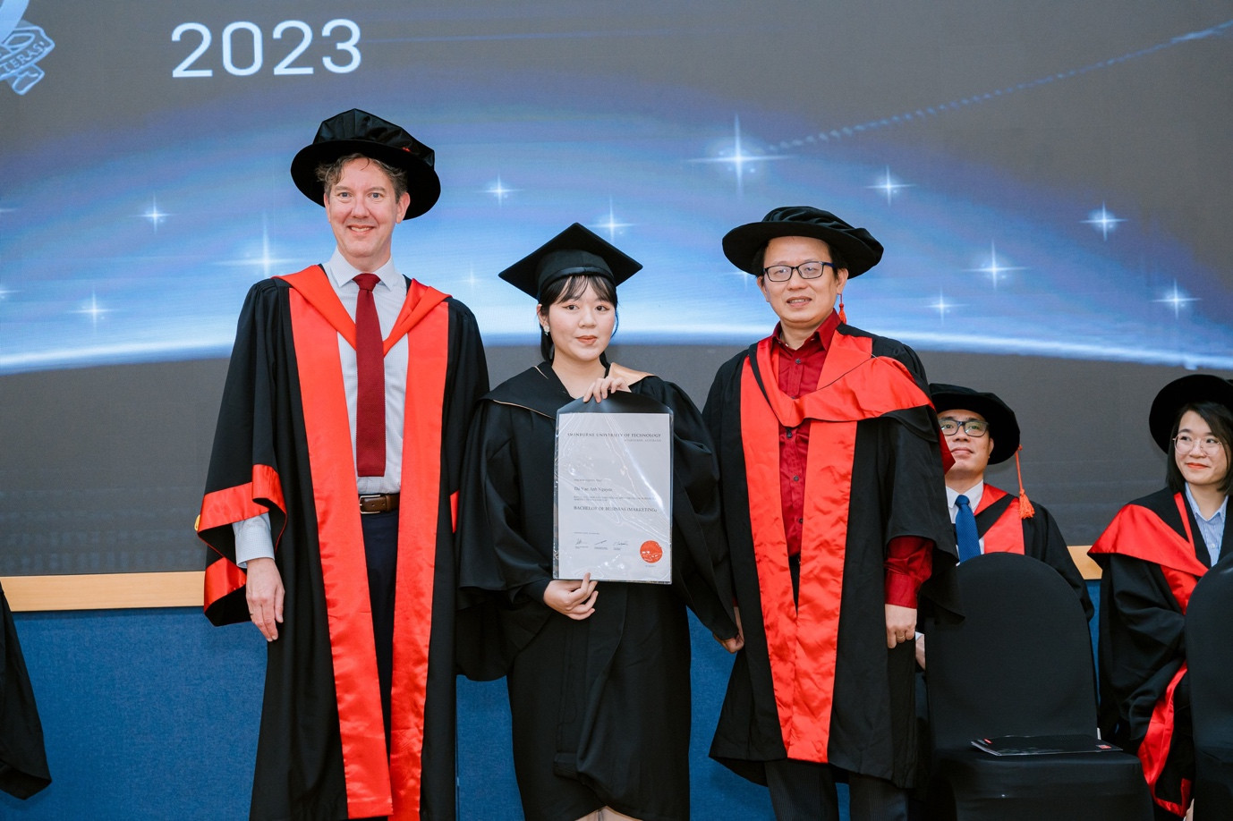 Sinh viên Swinburne Việt Nam được nhận bằng cử nhân được cấp bởi Đại học Công nghệ Swinburne Australia