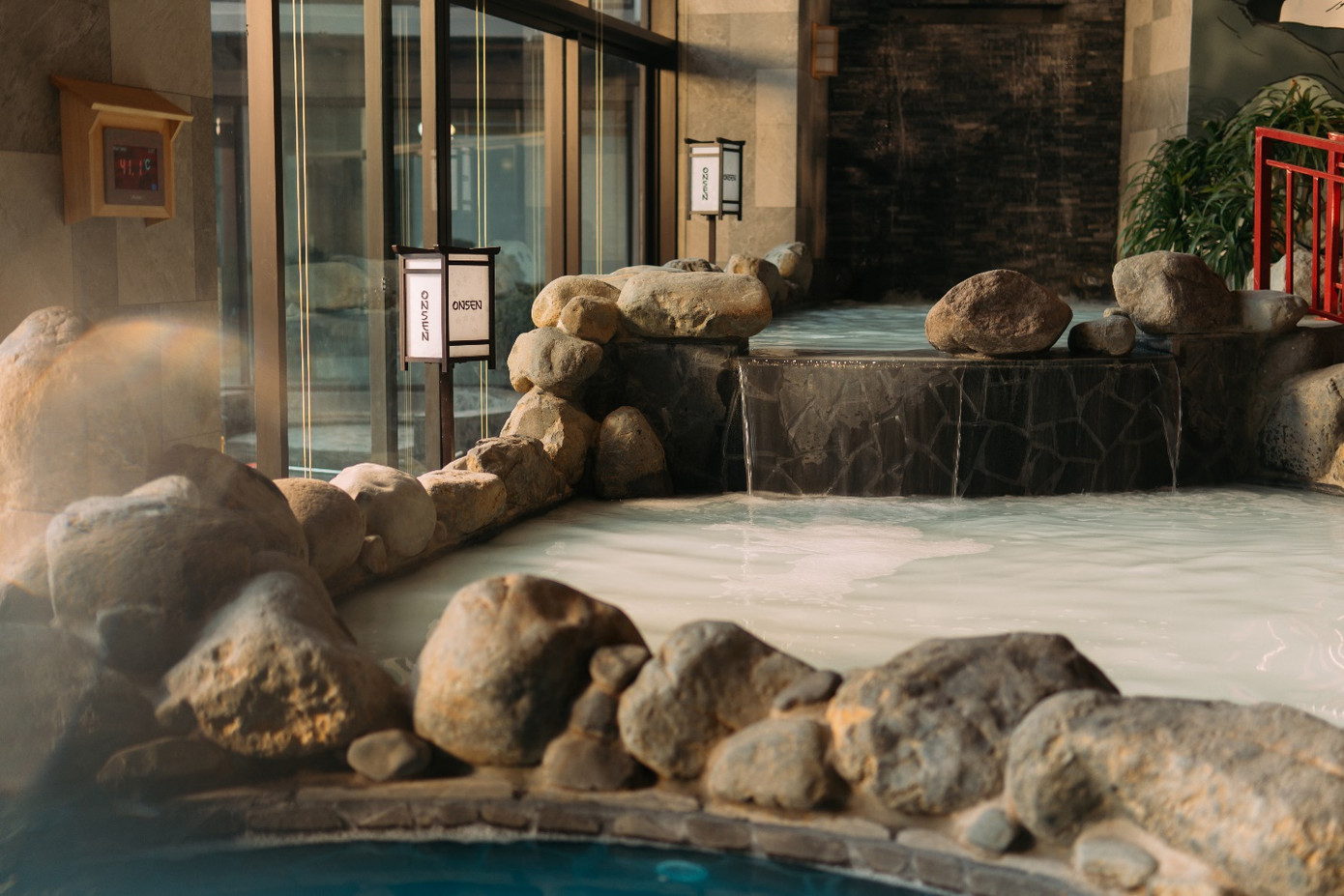 Bể khoáng nóng soda Bể khoáng nóng soda