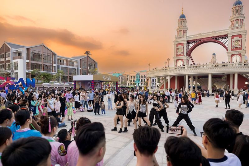 Chuỗi sự kiện ra mắt là bản hòa tấu giữa văn hóa Việt - Hàn, truyền thống và hiện đại Chuỗi sự kiện ra mắt là bản hòa tấu giữa văn hóa Việt - Hàn, truyền thống và hiện đại