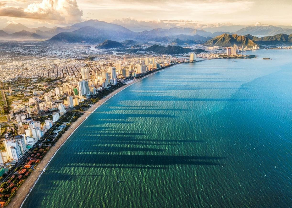 Nha Trang sẽ là một đô thị biển đảo từng bước phấn đấu trở thành một thành phố thương mại tài chính tầm vóc quốc gia và khu vực Đông Nam Á. Nha Trang sẽ là một đô thị biển đảo từng bước phấn đấu trở thành một thành phố thương mại tài chính tầm vóc quốc gia và khu vực Đông Nam Á.