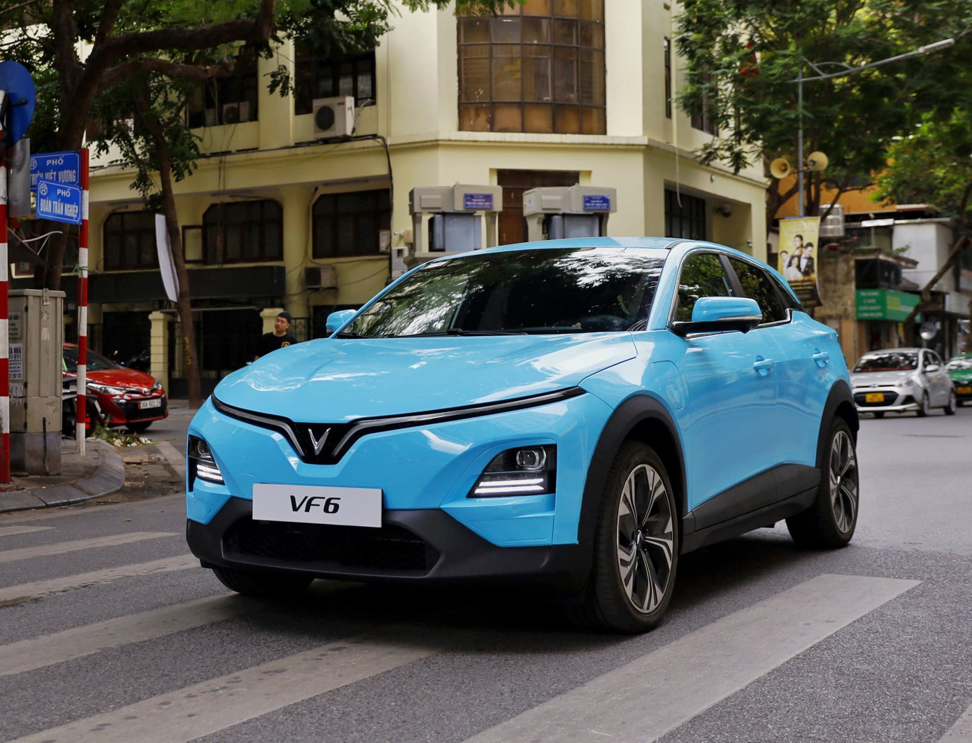 Chi phí vận hành của xe điện VinFast khiến khách hàng “trầm trồ”.