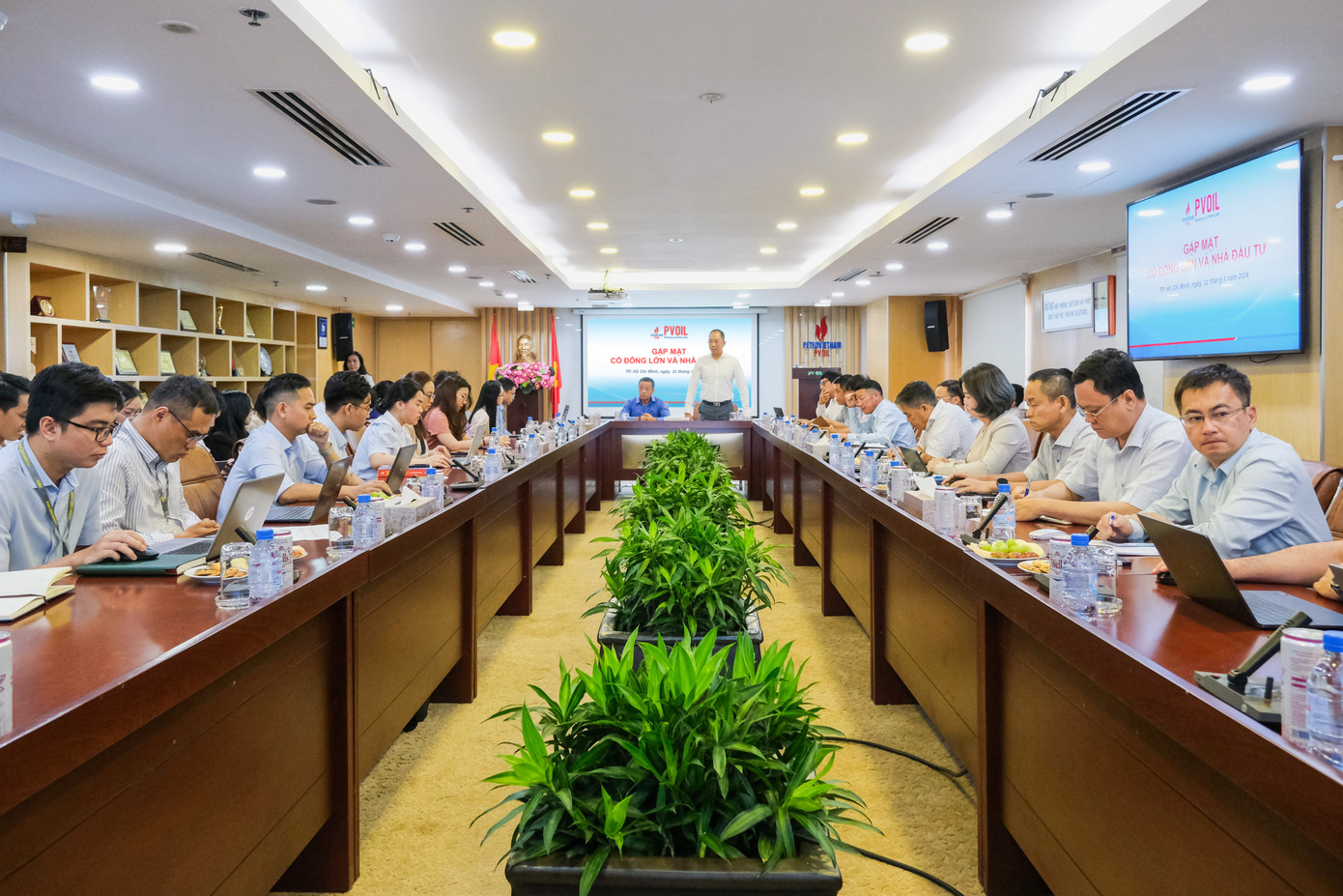 Toàn cảnh buổi gặp mặt Toàn cảnh buổi gặp mặt