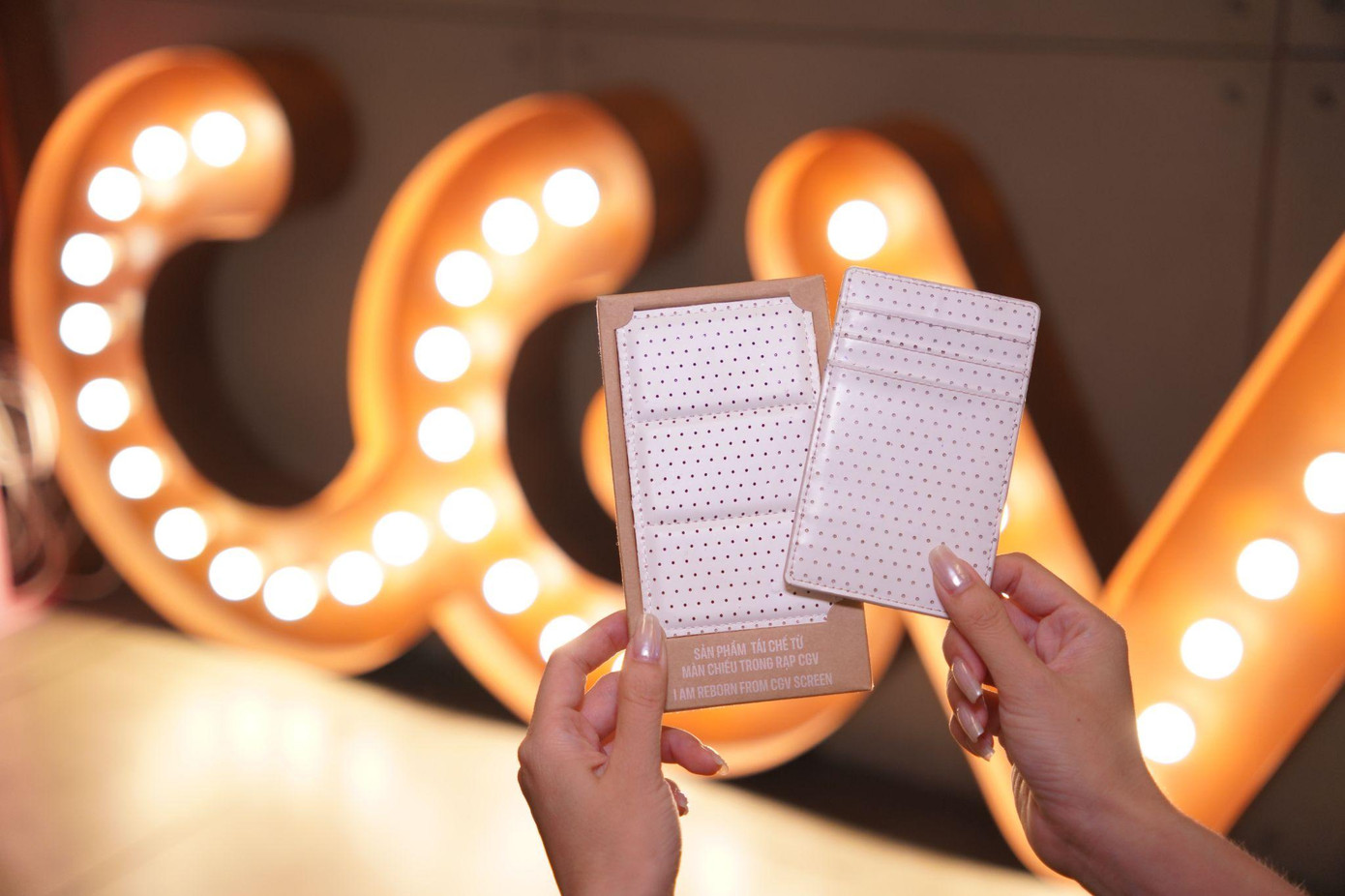 Ý tưởng tái chế từ màn chiếu cũ của CGV nhận được sự hưởng ứng từ khán giả