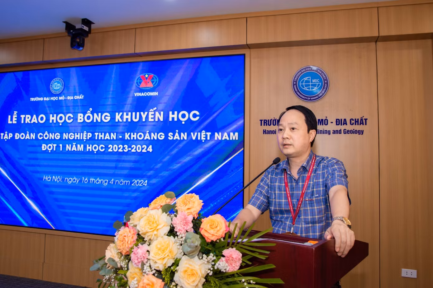 PGS.TS Triệu Hùng Trường - Phó Hiệu trưởng trường Đại học Mỏ - Địa chất gửi lời cảm ơn chân thành tới Tập đoàn TKV đã đồng hành và hỗ trợ nhà trường.