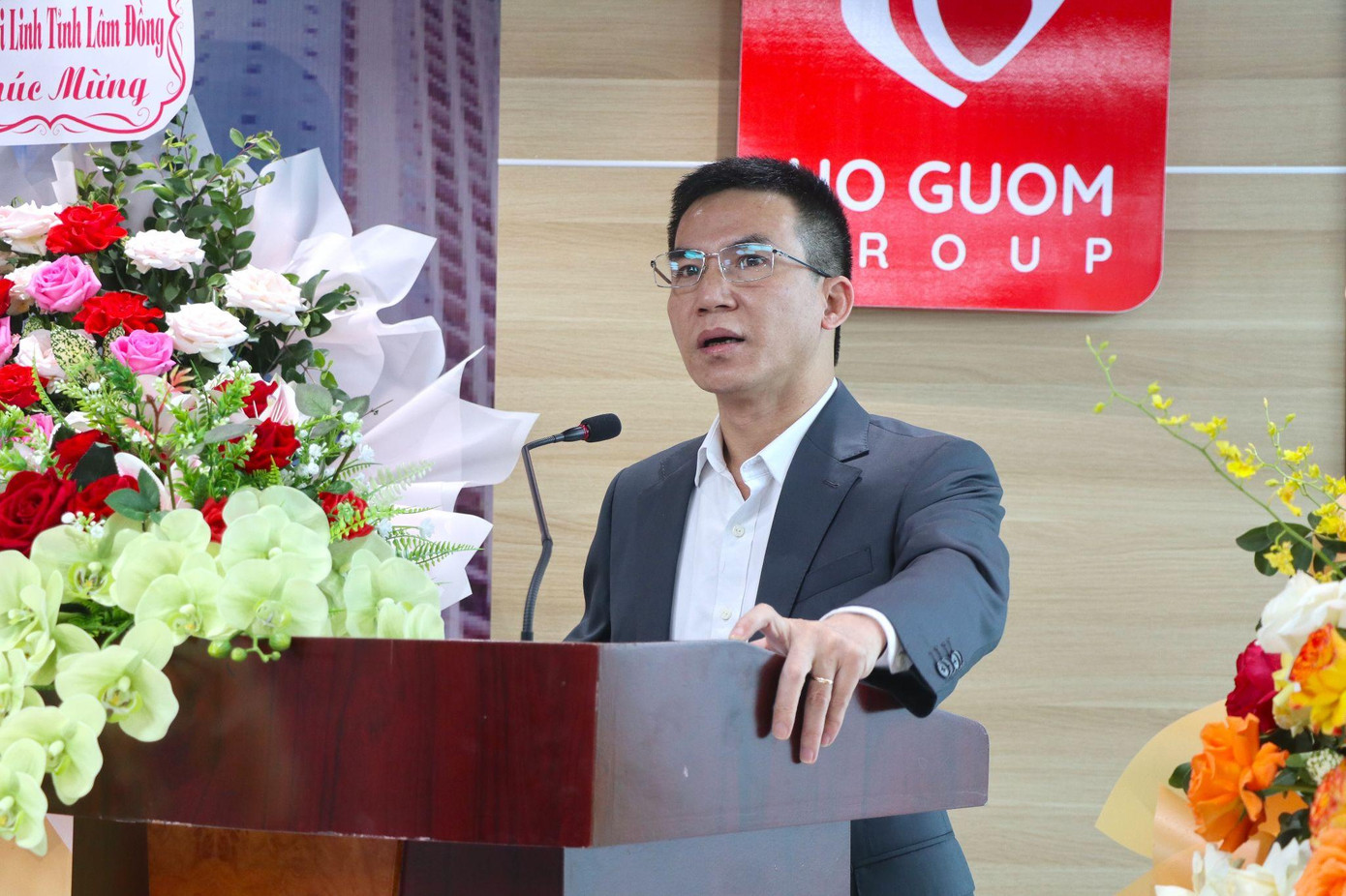 TS. Nguyễn Huy Oanh - Hiệu trưởng Trường Đại học Trưng Vương phát biểu khai mạc