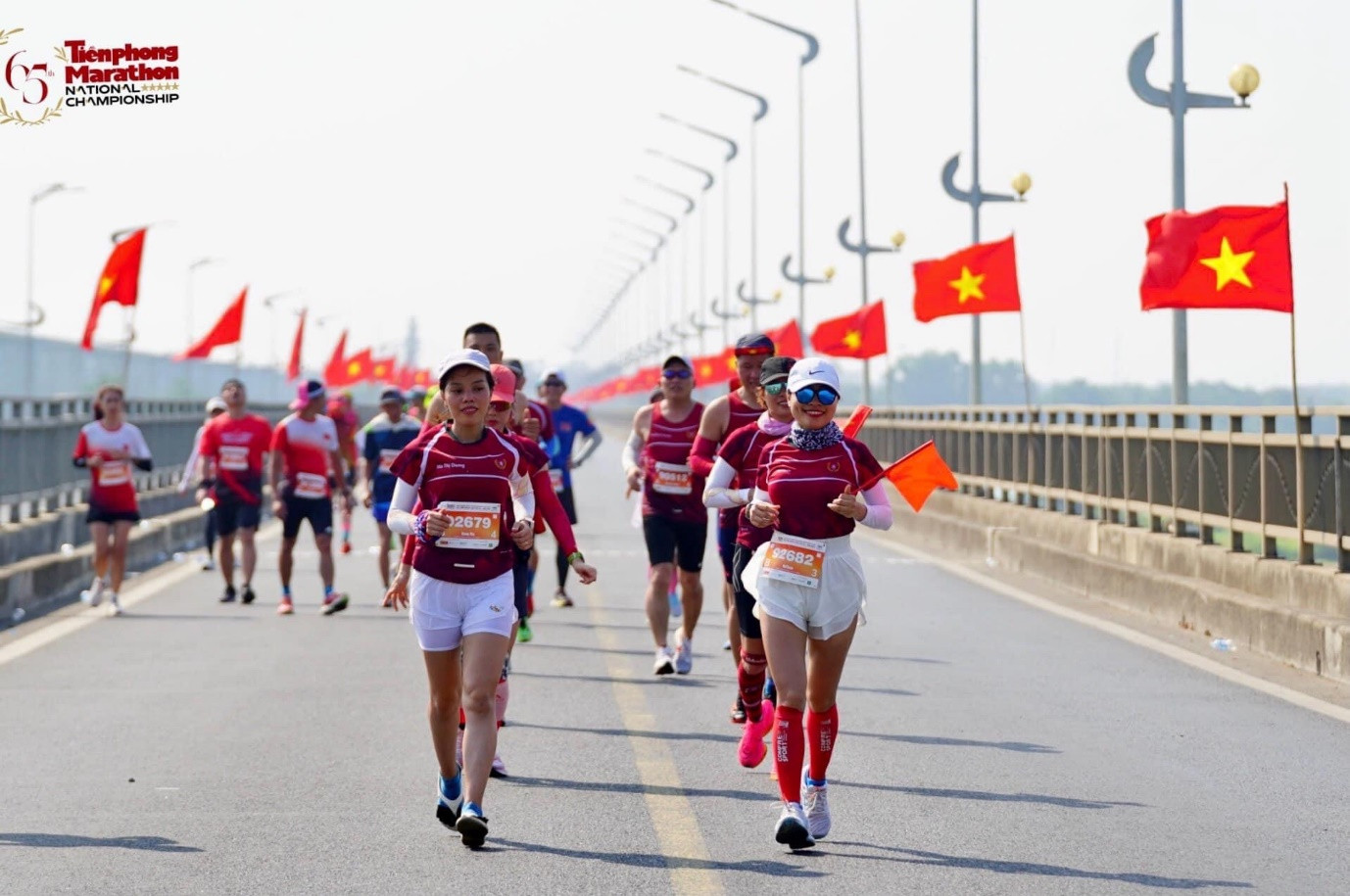 “Đoàn tàu 42 Agribank” nhận được sự chú ý rất lớn trên suốt hành trình 42km tại Tiền Phong Marathon 2024 “Đoàn tàu 42 Agribank” nhận được sự chú ý rất lớn trên suốt hành trình 42km tại Tiền Phong Marathon 2024