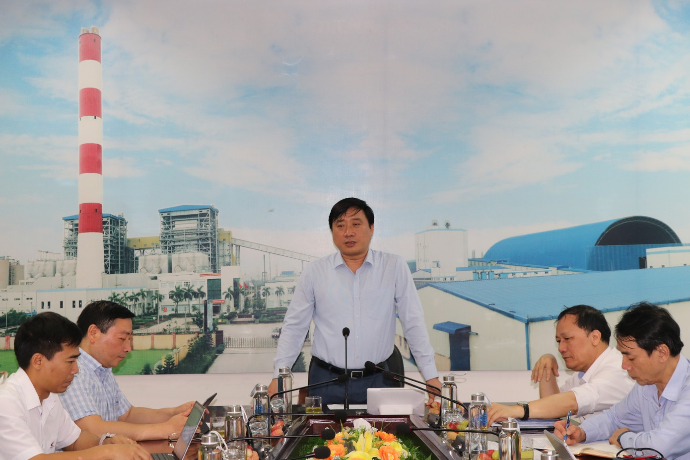 Phó Tổng Giám đốc Tập đoàn TKV Phan Xuân Thuỷ chỉ đạo, Công ty Nhiệt điện Đông Triều - TKV chú trọng đầu tư đổi mới công nghệ, thiết bị, xây dựng các kịch bản trong sản xuất kinh doanh, hoàn thành tốt kế hoạch sản xuất kinh doanh năm 2024.