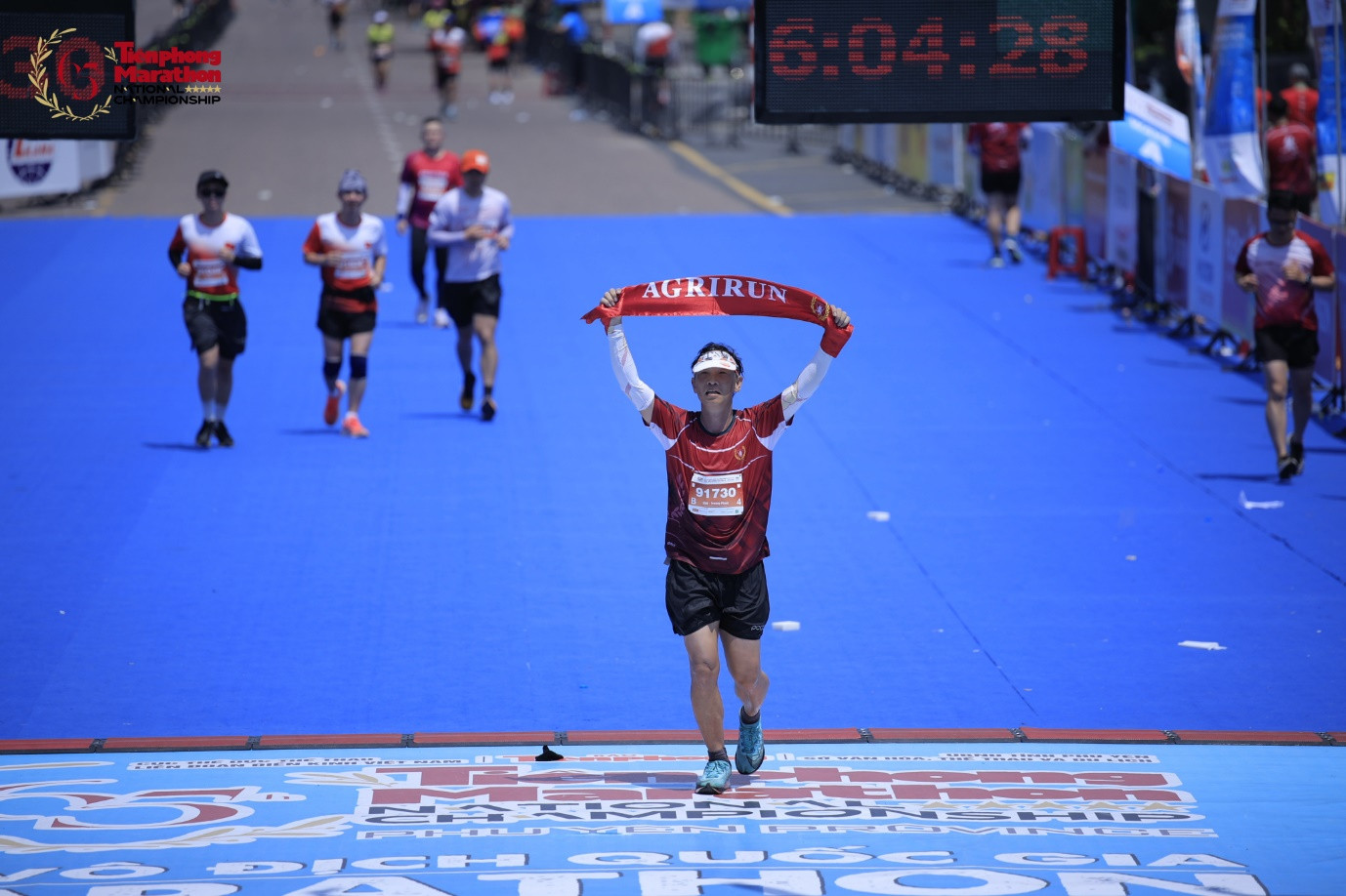 VĐV Phạm Văn Trường hoàn thành FM đầu tiên sau hơn 05 giờ 57 phút VĐV Phạm Văn Trường hoàn thành FM đầu tiên sau hơn 05 giờ 57 phút