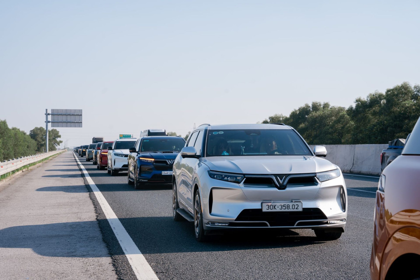 Chủ xe điện VinFast phản hồi quãng đường di chuyển thực tế mỗi lần sạc đầy sát với công bố từ hãng.