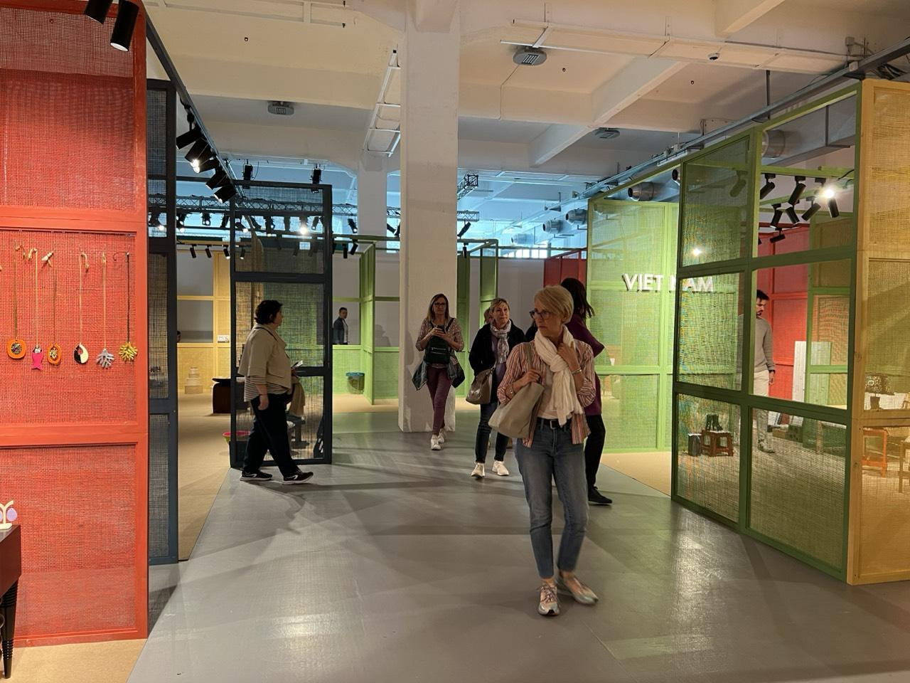 Không gian trưng bày chung của Việt Nam tại Salone Del Mobile 2024 Không gian trưng bày chung của Việt Nam tại Salone Del Mobile 2024