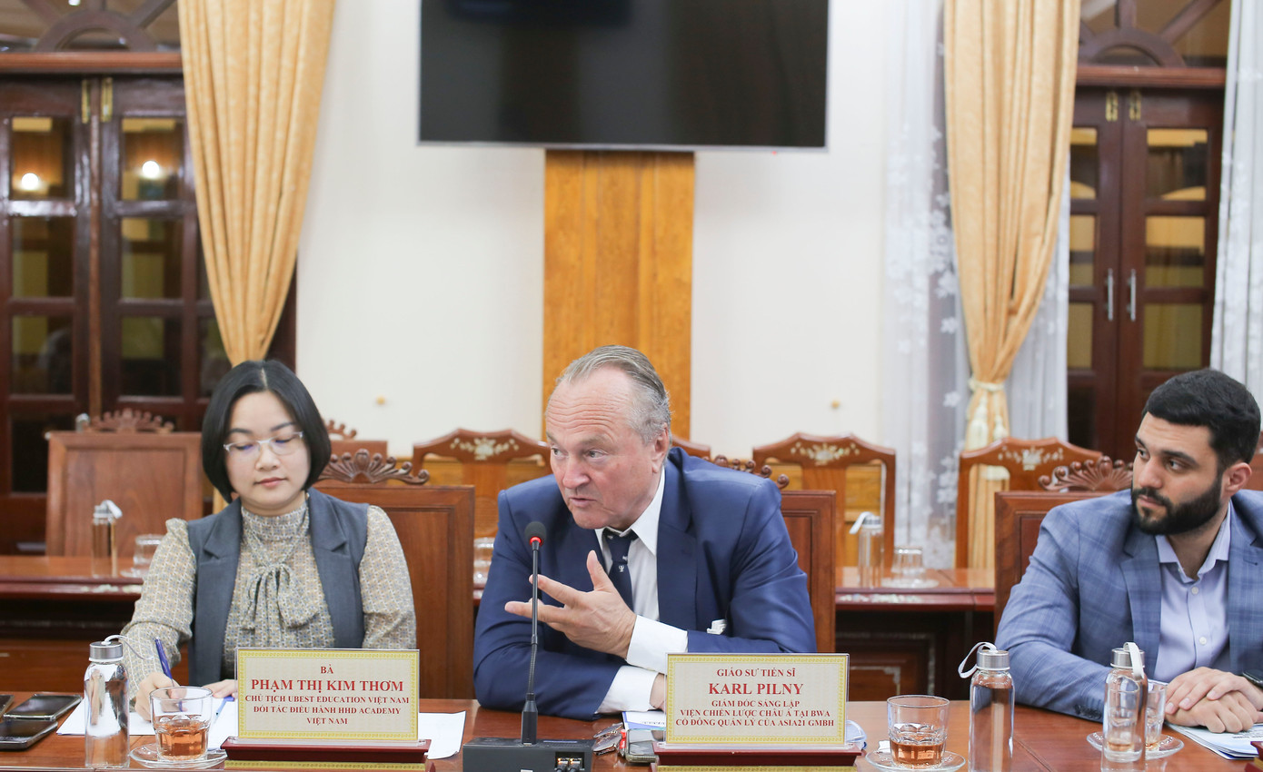 GS. Tiến sĩ Karl Pilny. Ảnh: Trương Định