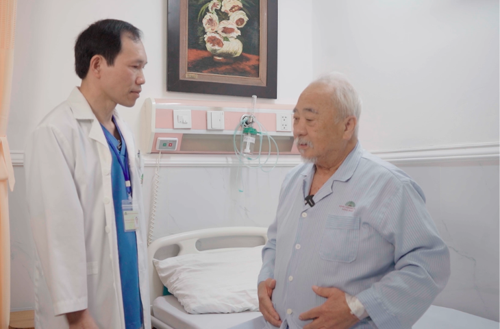 Bệnh nhân được tư vấn về phương pháp điều trị sỏi mật Bệnh nhân được tư vấn về phương pháp điều trị sỏi mật