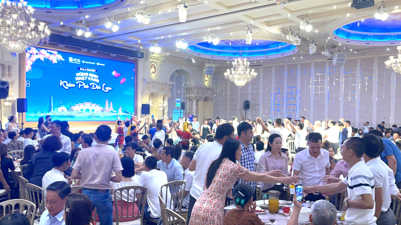 Chương trình Gala Dinner quy tụ hơn 300 thành viên Đại lý Austdoor, Topal trên cả nước