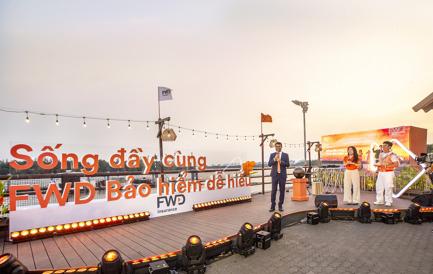 Ông Anantharaman Sridharan - Tổng Giám đốc FWD Việt Nam phát biểu khai mạc cùng lời chia sẻ về tính nhân văn và ý nghĩa của chiến dịch mới này.