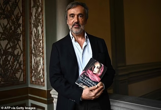 Giáo sư Carlo Vecce ra mắt sách về mẹ của Leonardo da Vinci. Ảnh: Getty Images.