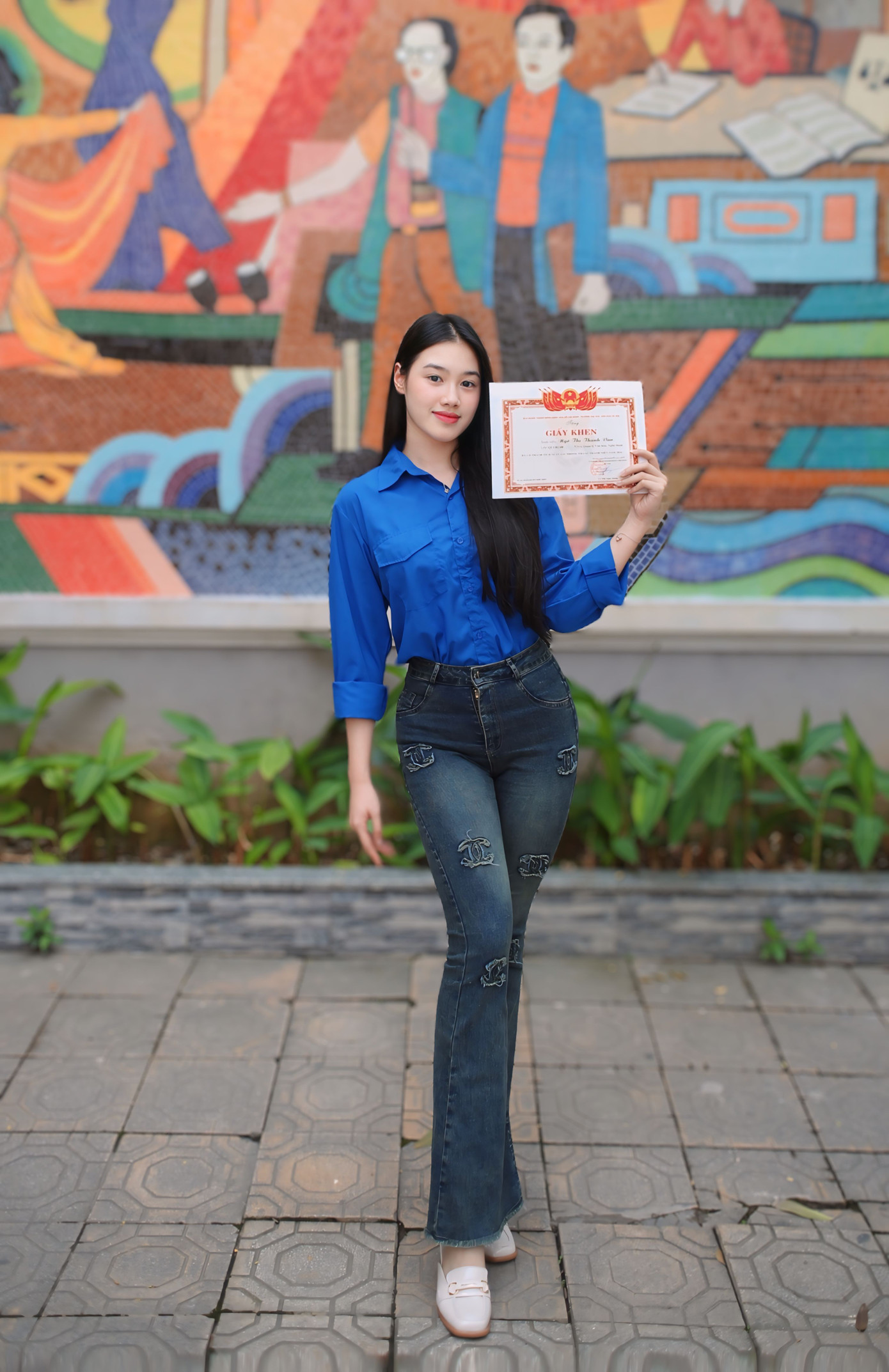 Cô được nhận xét có gương mặt đầy đặn, đường nét hài hòa, làn da trắng, vóc dáng cân đối. Trên ghế nhà trường, Thanh Vân tích cực tham gia nhiều hoạt động đoàn thể.