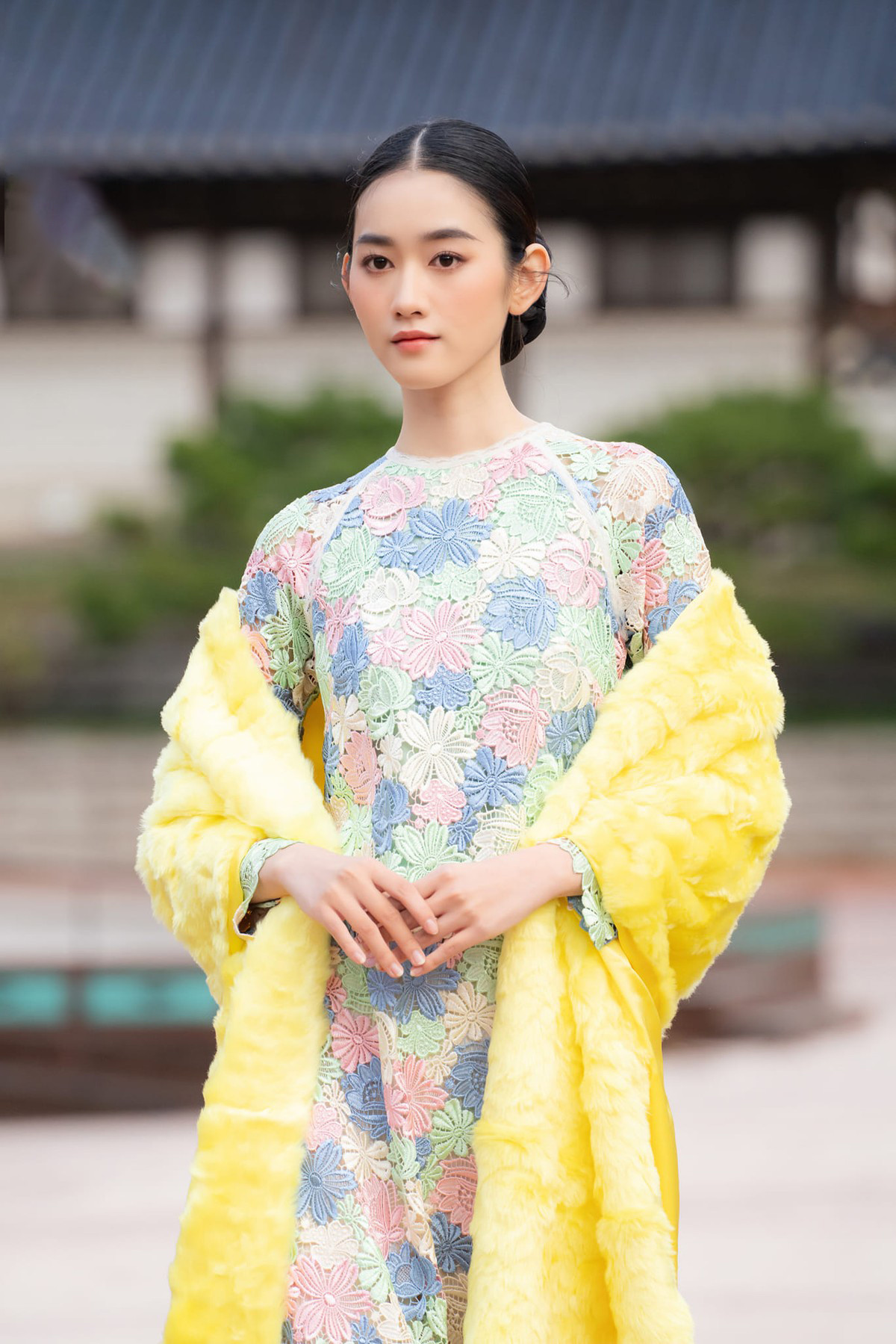 Sau khi trải qua vòng nhân trắc học và phỏng vấn với giám khảo, Hải Yến tự so sánh với các bạn thí sinh khác và thấy bản thân cần trau chuốt về cả ngoại hình lẫn tri thức.