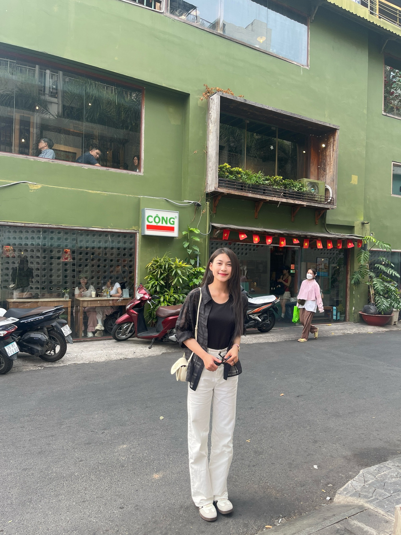 Tham gia cuộc thi Hoa hậu Việt Nam 2024, Thanh Xuân mạnh dạn theo đuổi ước mơ, bước ra khỏi vùng an toàn để khám phá và chinh phục thử thách.