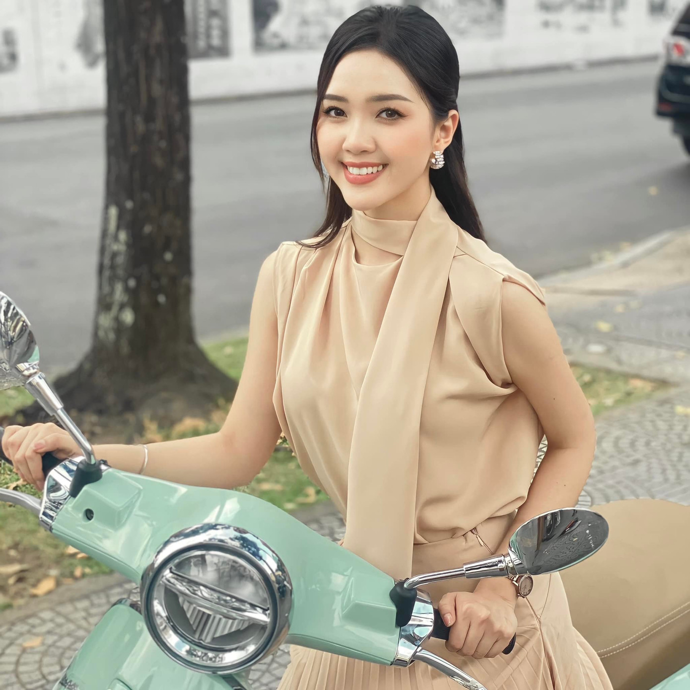 Mỹ Vân nói cô ngưỡng mộ á hậu Phương Anh vì vẻ đẹp nền nã, tri thức. Đó cũng là hình ảnh mà Mỹ Vân muốn hướng tới trong tương lai.