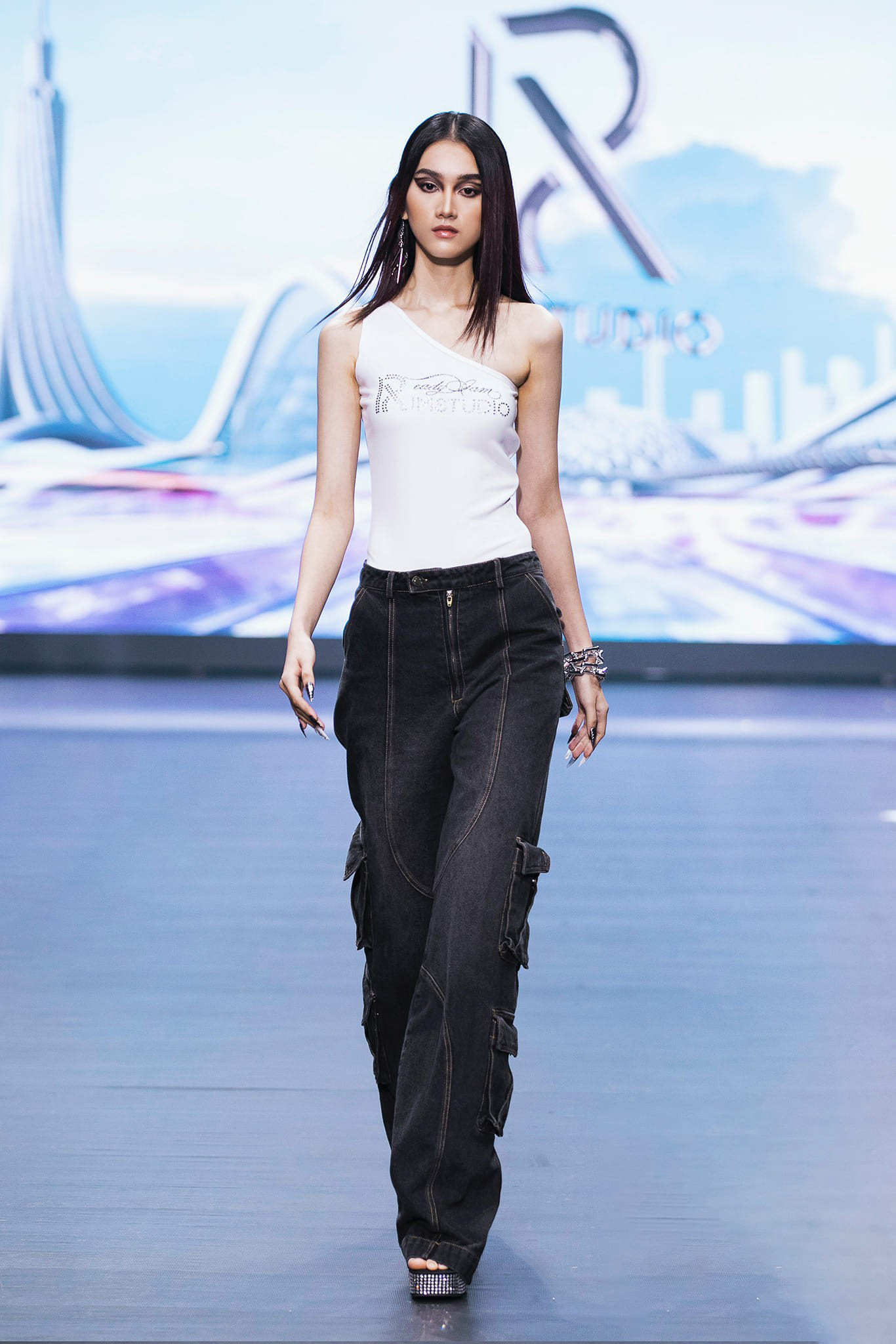 Người đẹp khẳng định: "Đây chắc hẳn là hành trình thanh xuân đáng nhớ để tôi tiếp tục trau dồi, học hỏi và hoàn thiện bản thân sau này”.