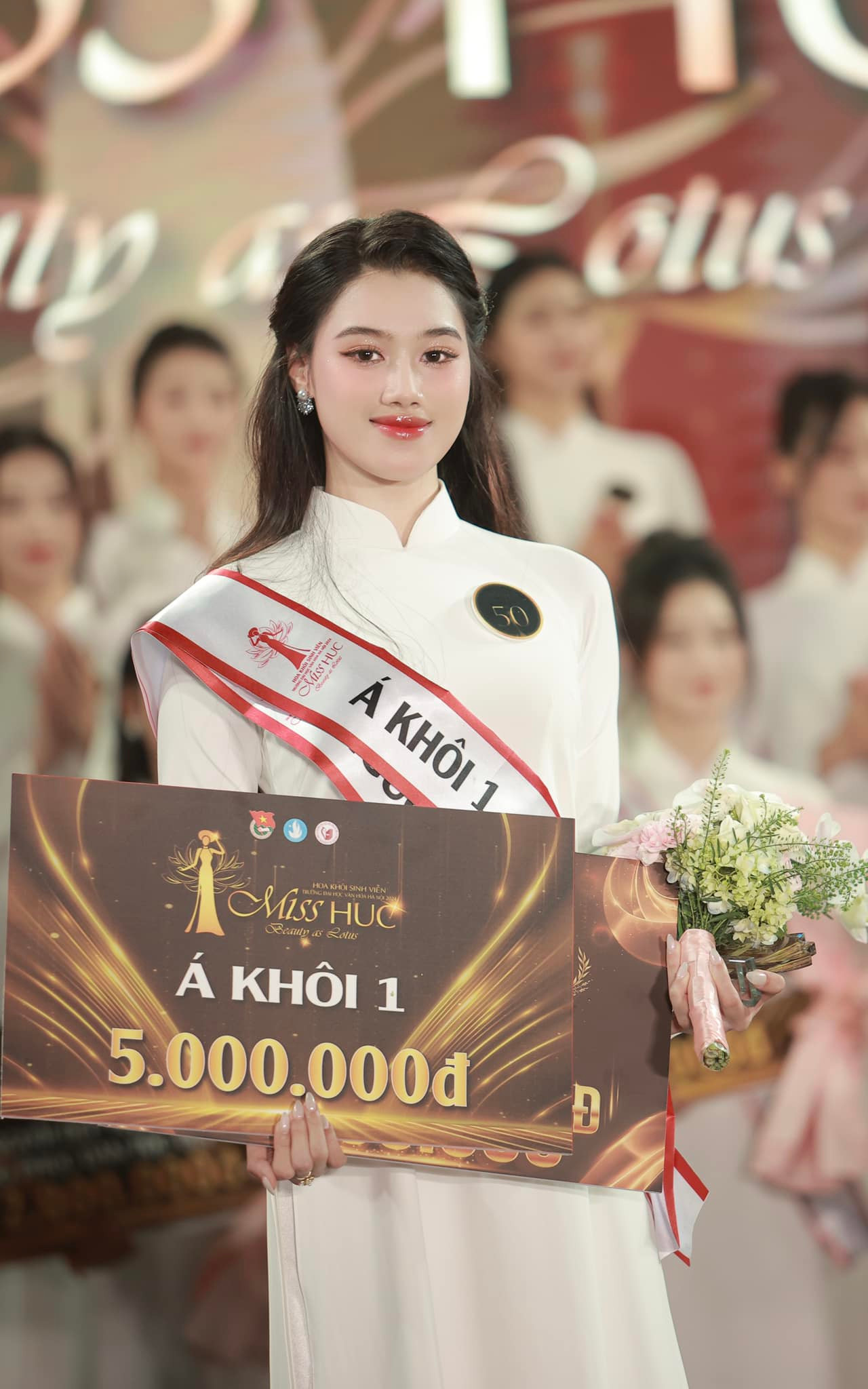 Thanh Vân là Á khôi 1 cuộc thi Hoa khôi Đại học Văn hóa (Hà Nội) và Á khôi Người đẹp Hoa Lư năm 2024.