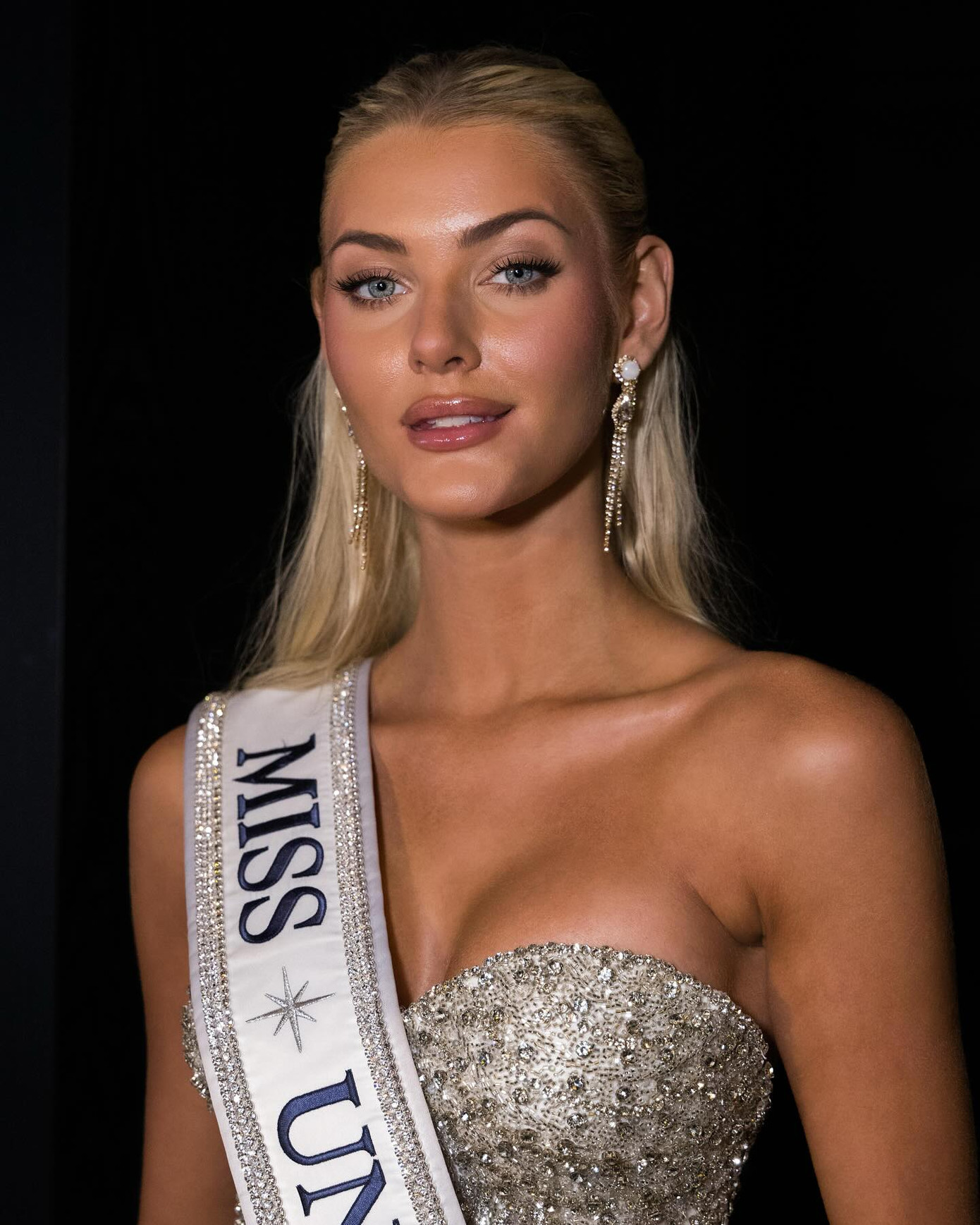 Victoria Kjær Theilvig bị tố làm màu về dự án nhân ái.