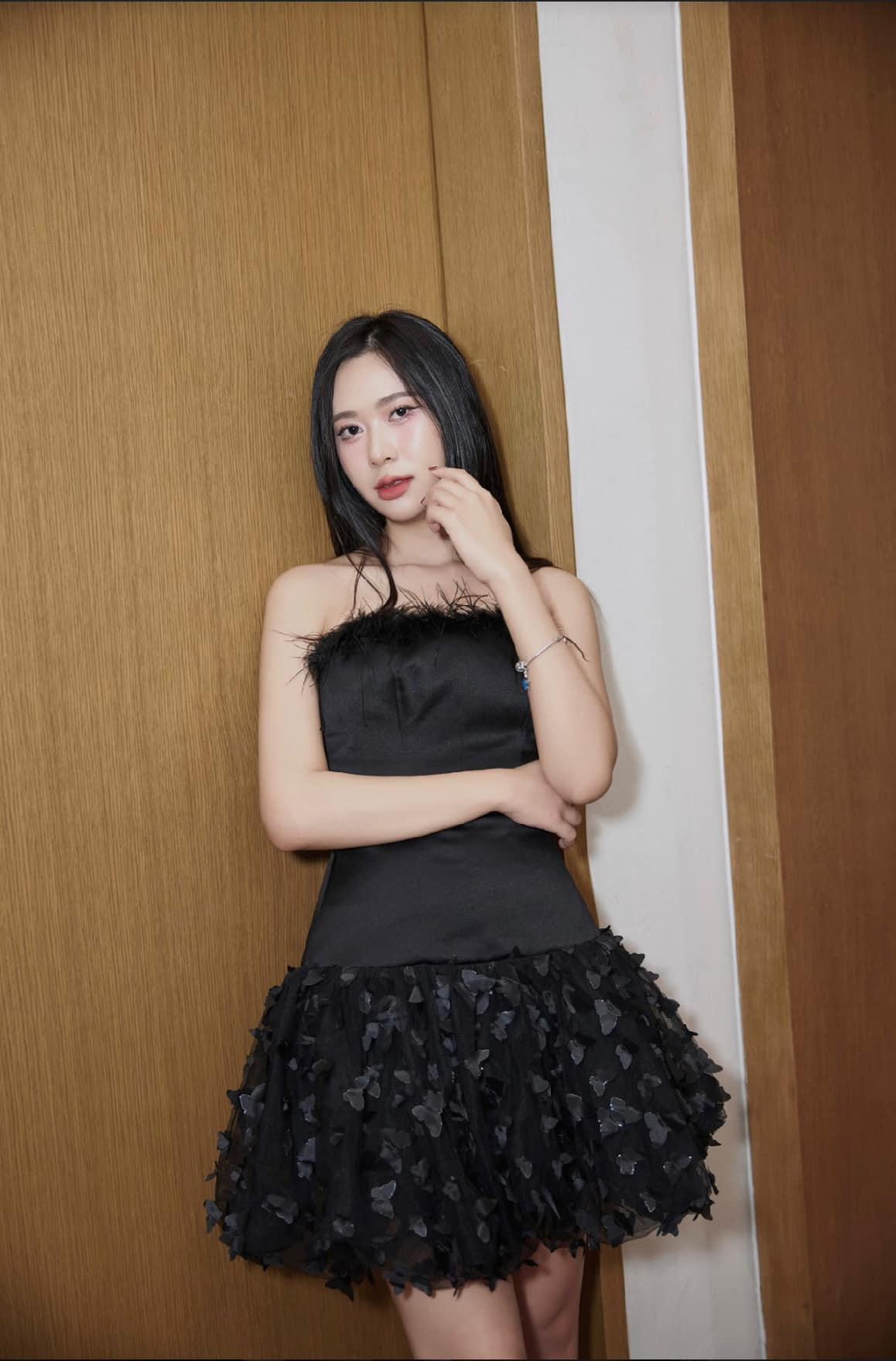 Ngoài đời cô gái Tày có phong cách ăn mặc hiện đại, cá tính.