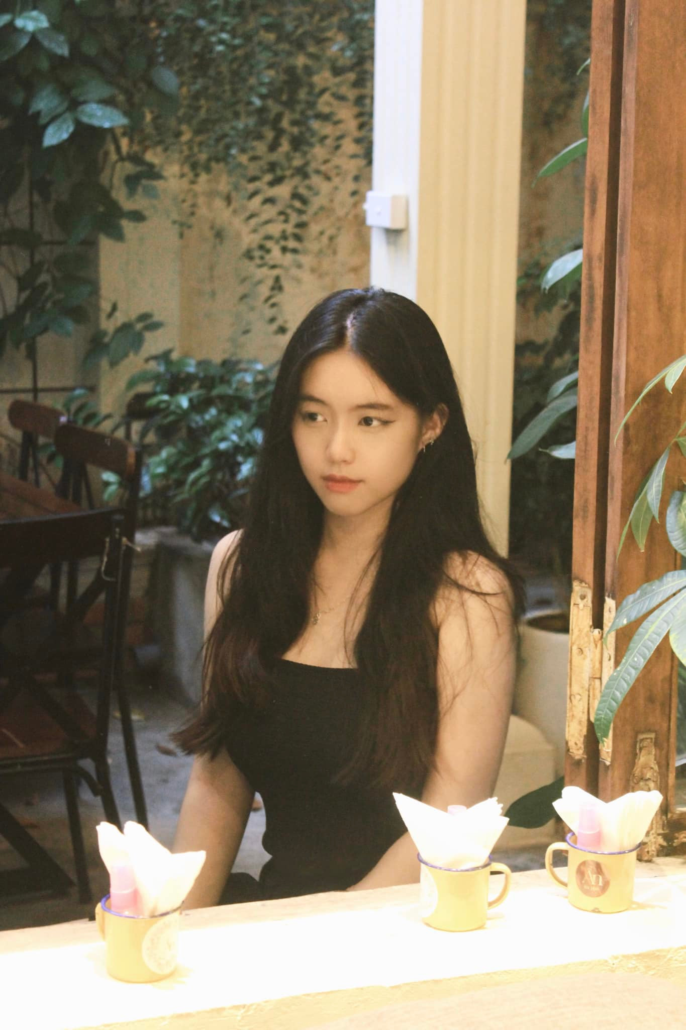 Châu Anh biết ơn và cảm kích trước sự động viên và tạo điều kiện từ đơn vị công tác. Đại tá, nhạc sĩ Hồ Trọng Tuấn - Hiệu trưởng Đại học Văn hóa Nghệ thuật Quân đội - đã bày tỏ niềm vui mừng ngay khi biết tin cô lọt vào vòng chung khảo của cuộc thi. “Ông không chỉ động viên tinh thần, mà còn tạo mọi điều kiện để tôi có thể tập trung tối đa vào cuộc thi, hỗ trợ tôi trong công việc và học tập”, cô nói.