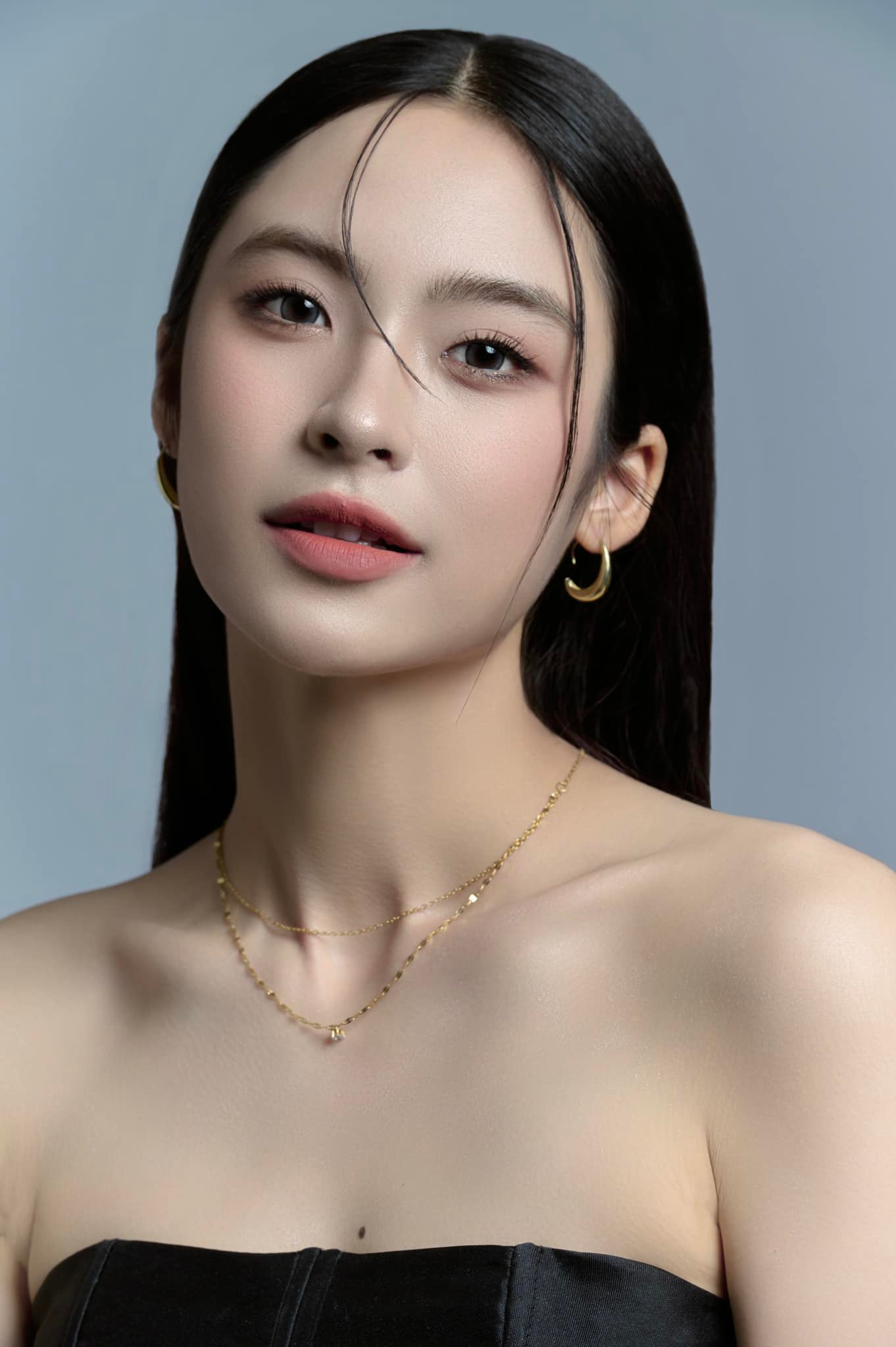 Trên các diễn đàn sắc đẹp, nhiều khán giả nhận xét nhan sắc của Vân Nhi có nhiều nét giống hoa hậu Lương Thùy Linh.