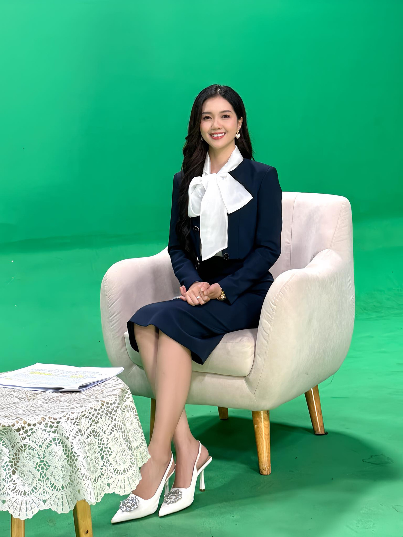 Có cơ hội trải nghiệm nhiều vai trò khác nhau như diễn viên, người mẫu và MC song ngữ đã giúp Mỹ Vân có sự tự tin, chuyên nghiệp và khả năng làm chủ cảm xúc. Người đẹp gây ấn tượng với giọng nói nhẹ nhàng, trầm ấm.