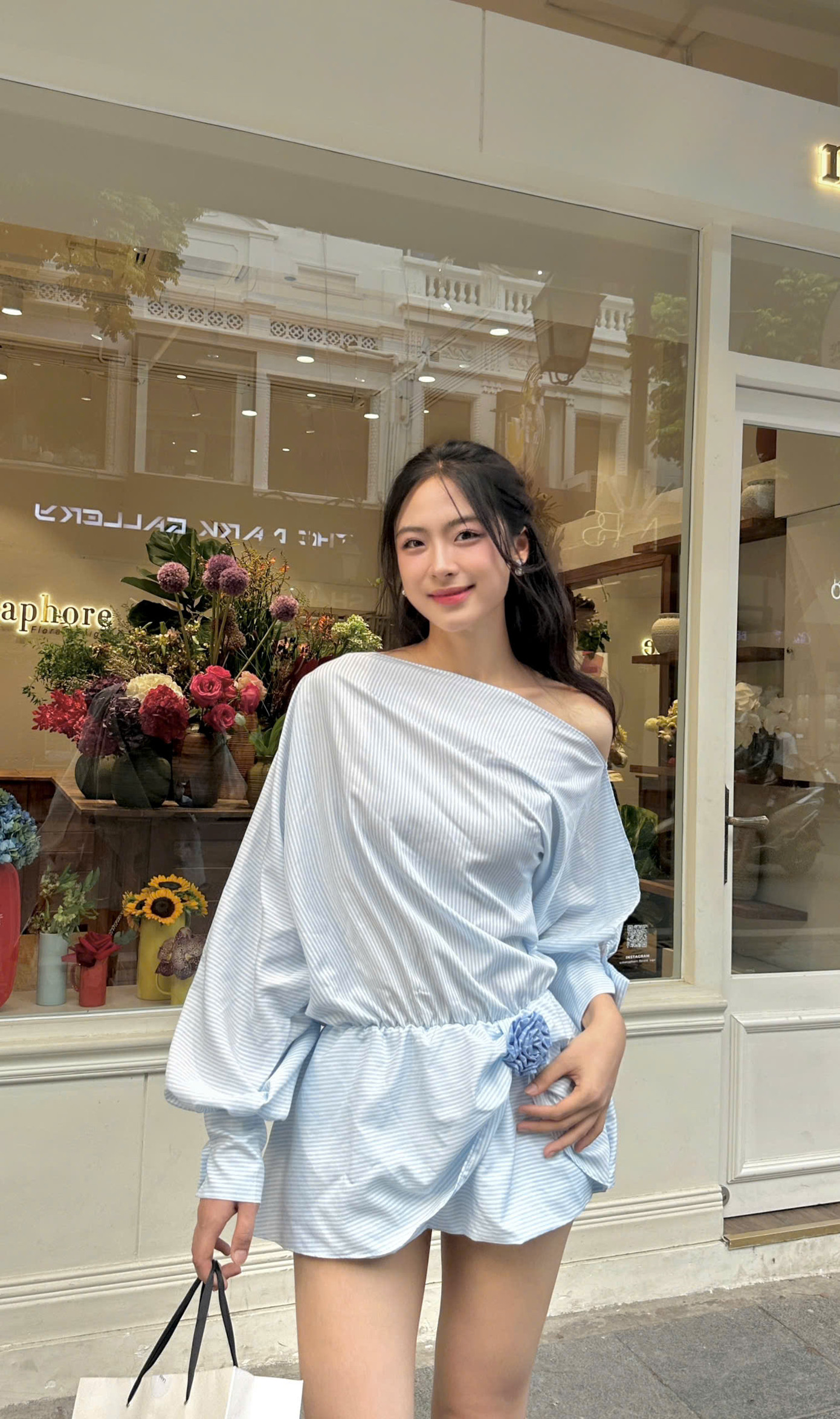 Ngoài chiều cao ấn tượng, Vân Nhi có số đo cân đối 82-63-95 cm.