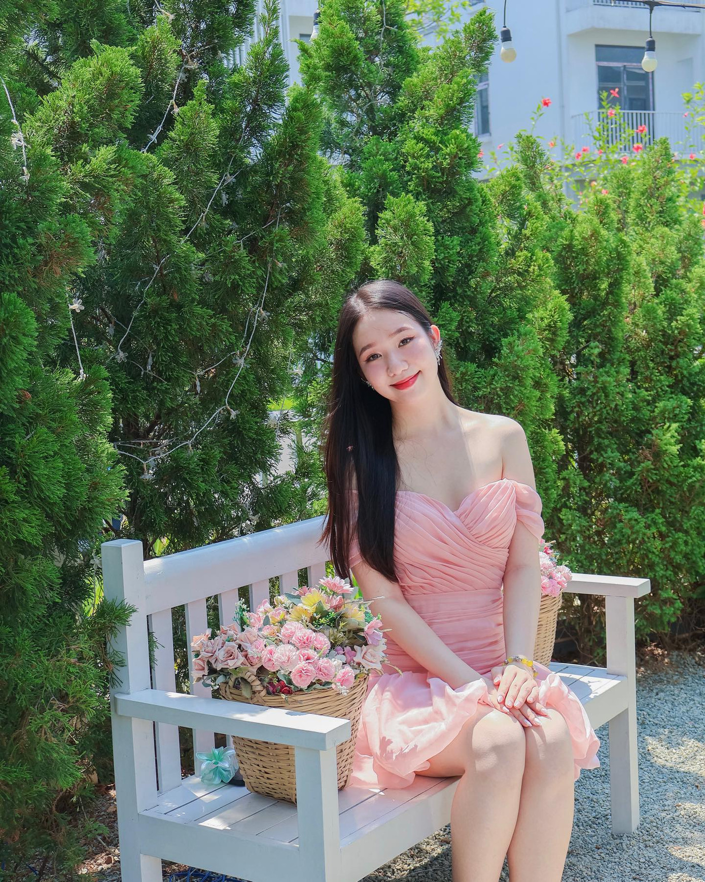 Là MC song ngữ, Phương Nhi chủ động thay đổi giọng nói của mình sang giọng phổ thông để khán giả có thể dễ tiếp cận hơn, giúp công việc thuận lợi.