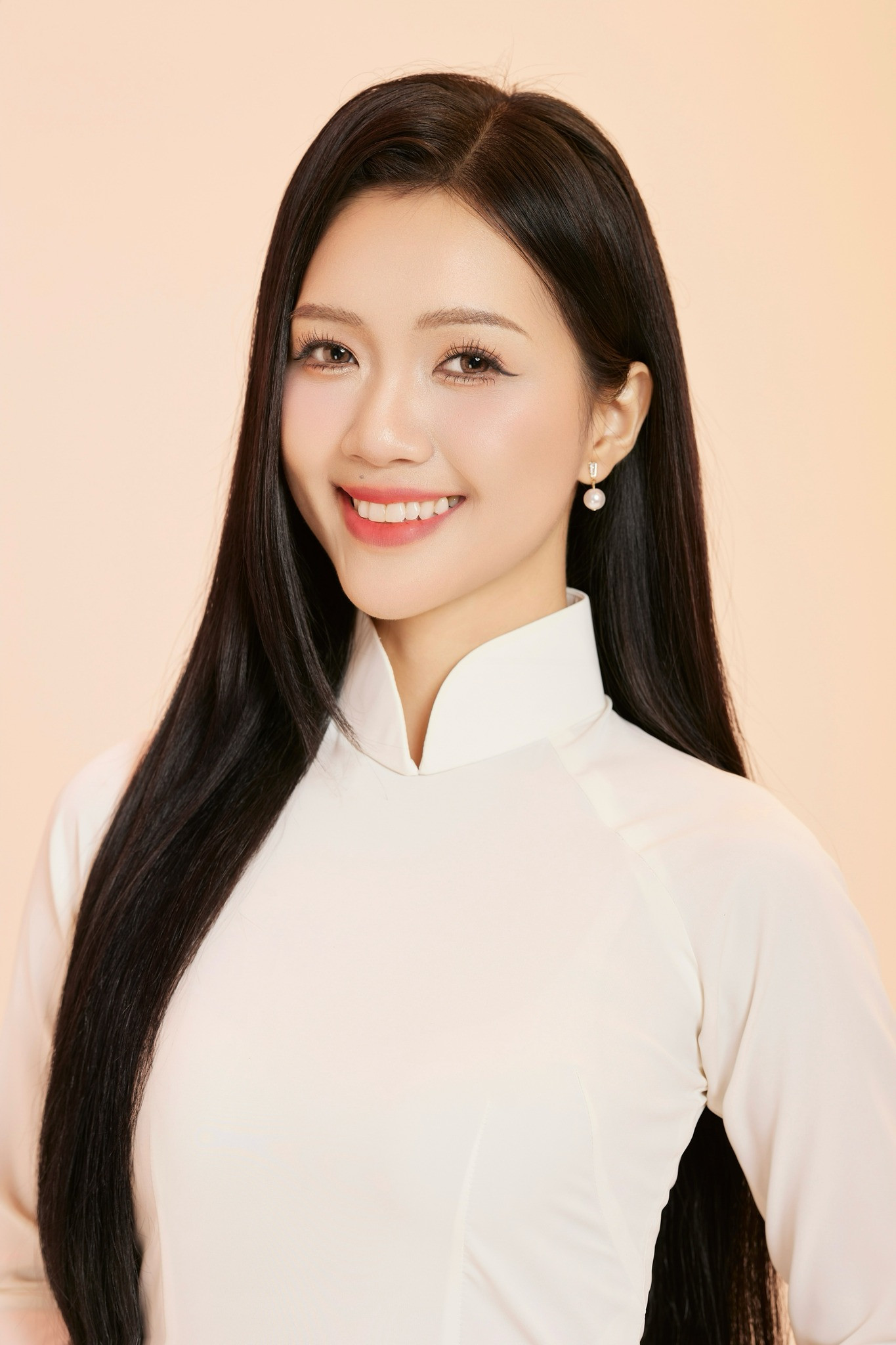 Mỹ Vân từng giành giải Á khôi 1, Hoa khôi Áo dài ở cuộc thi Nét đẹp sinh viên năm 2019 của Đại học Tôn Đức Thắng, TPHCM.