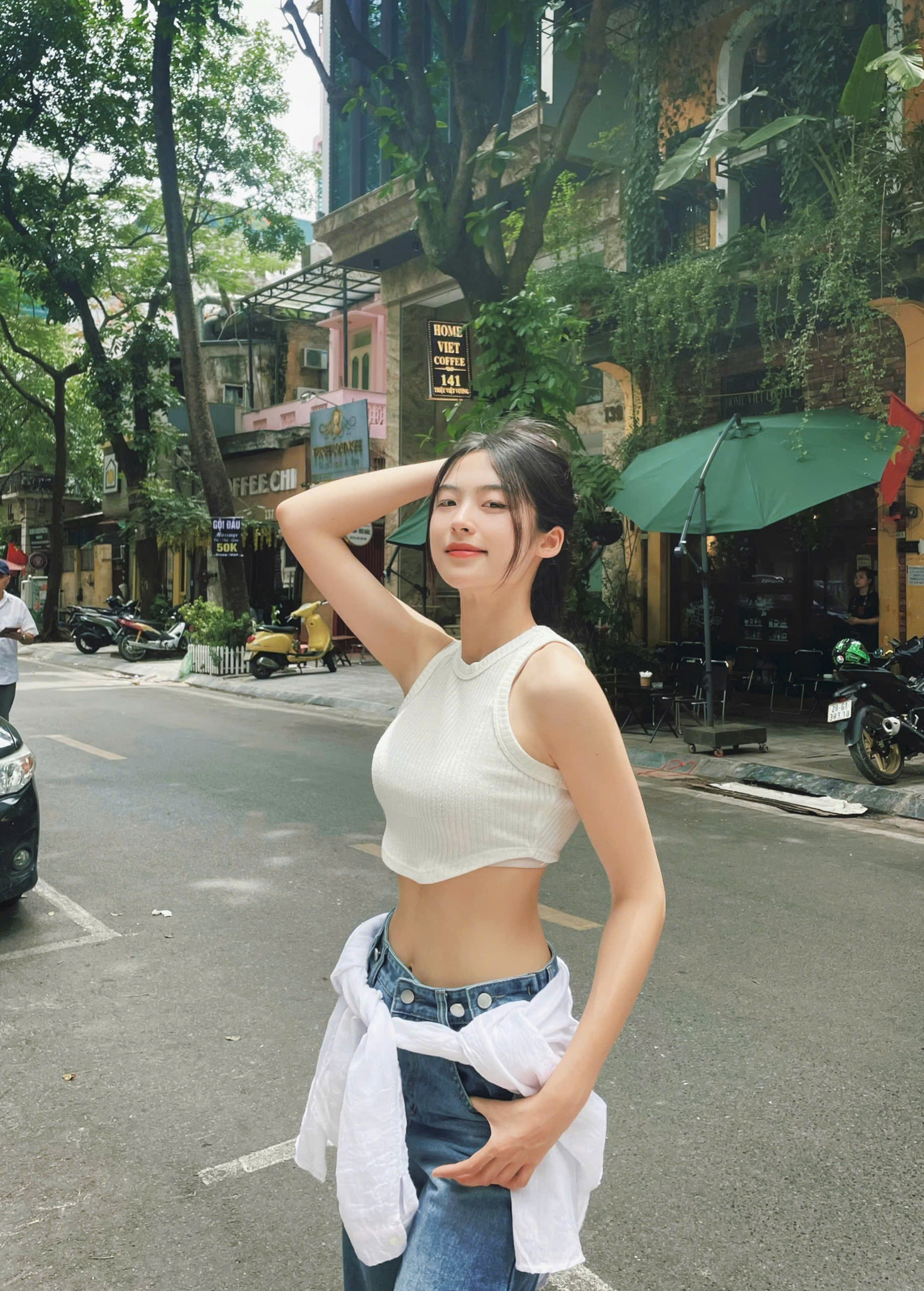 Kết quả nhân trắc của Vân Nhi không thay đổi quá nhiều. “Ở nhà, tôi tự đo thì cao 1,73 m. Sau khi đo nhân trắc thì kết quả là tôi cao 1,74 m. Tôi cảm thấy khá may mắn”, cô nói.