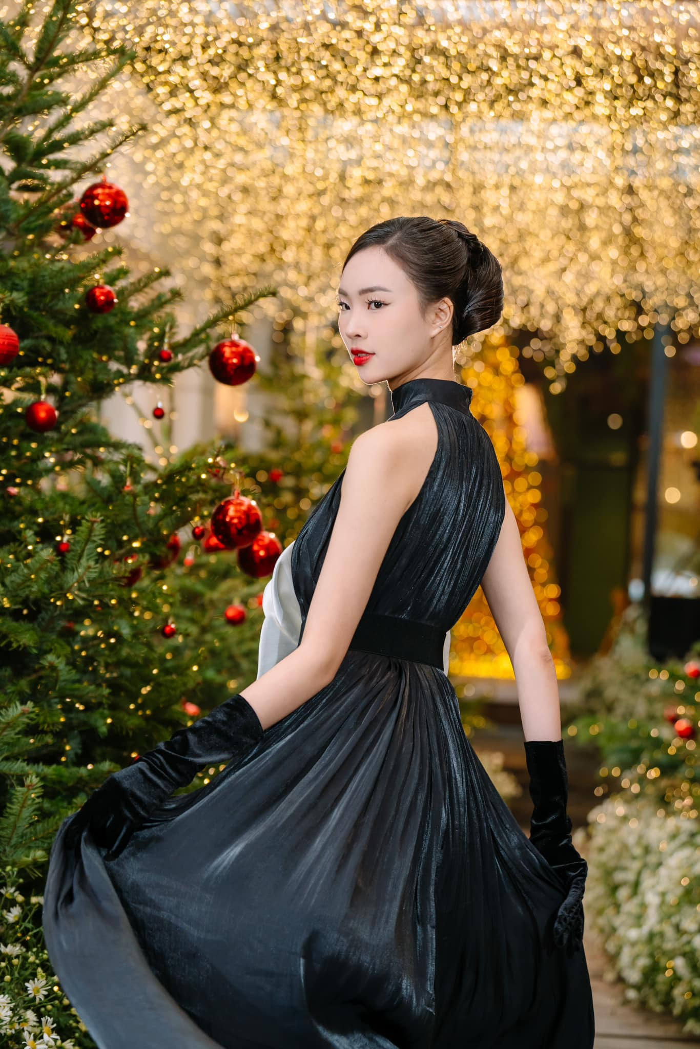 Người đẹp sinh năm 2004 trình diễn tại nhiều sự kiện thời trang ở Hà Nội. Công việc này cho cô các kỹ năng về trình diễn, catwalk, biểu cảm trước ống kính.