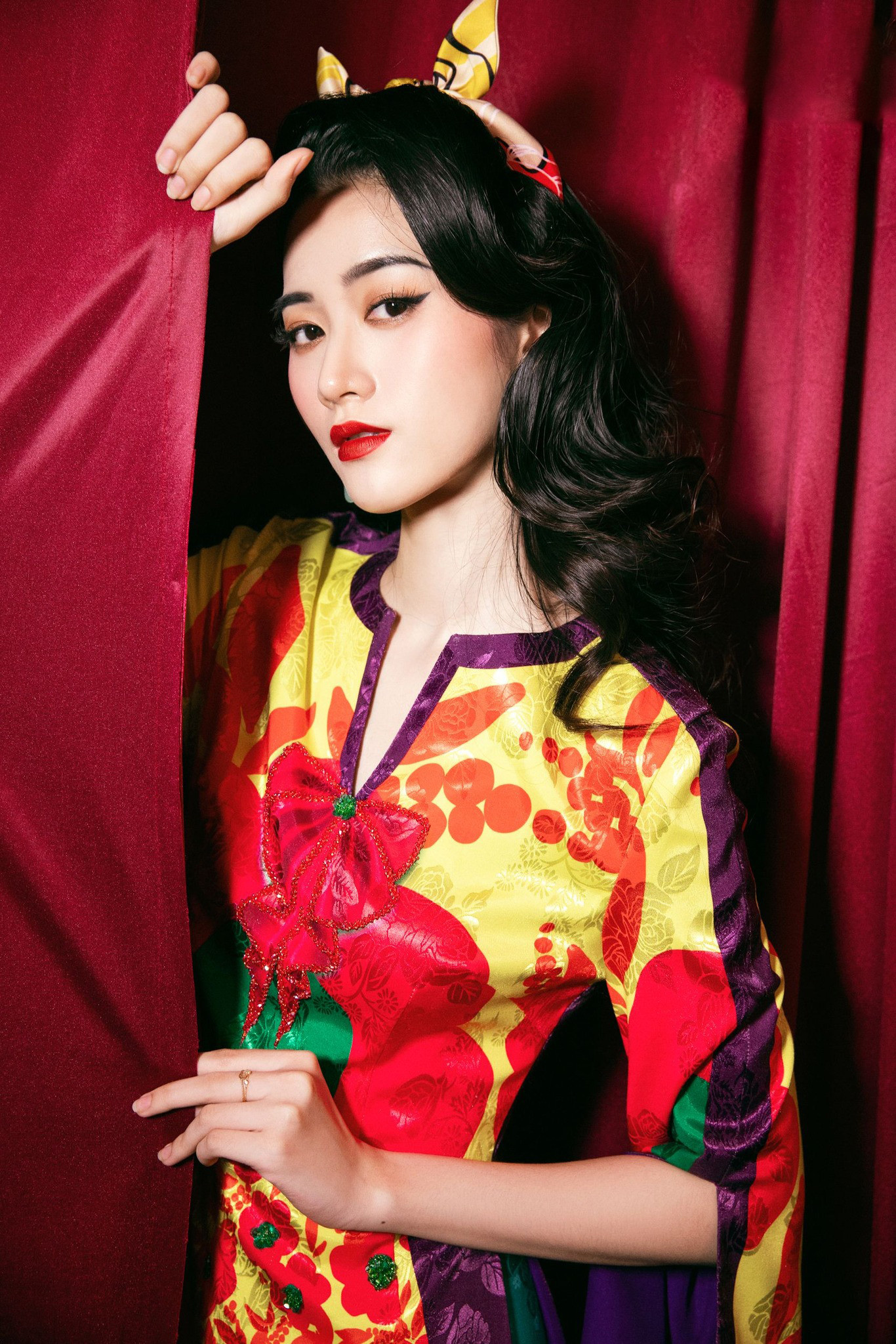 Cô biến hóa nhiều phong cách trên sàn catwalk.